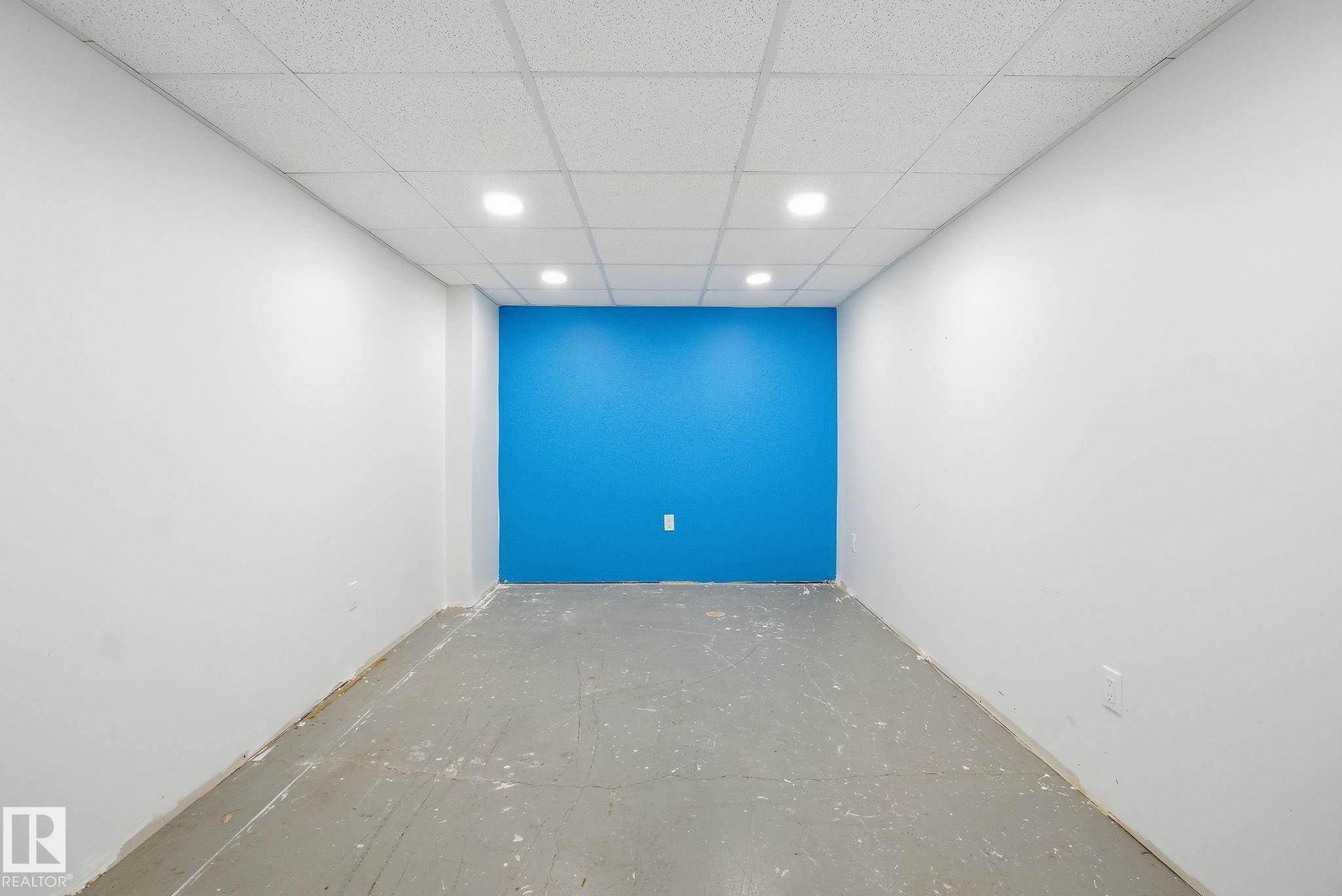 457 Abbottsfield Road, Edmonton, AB - Indoor