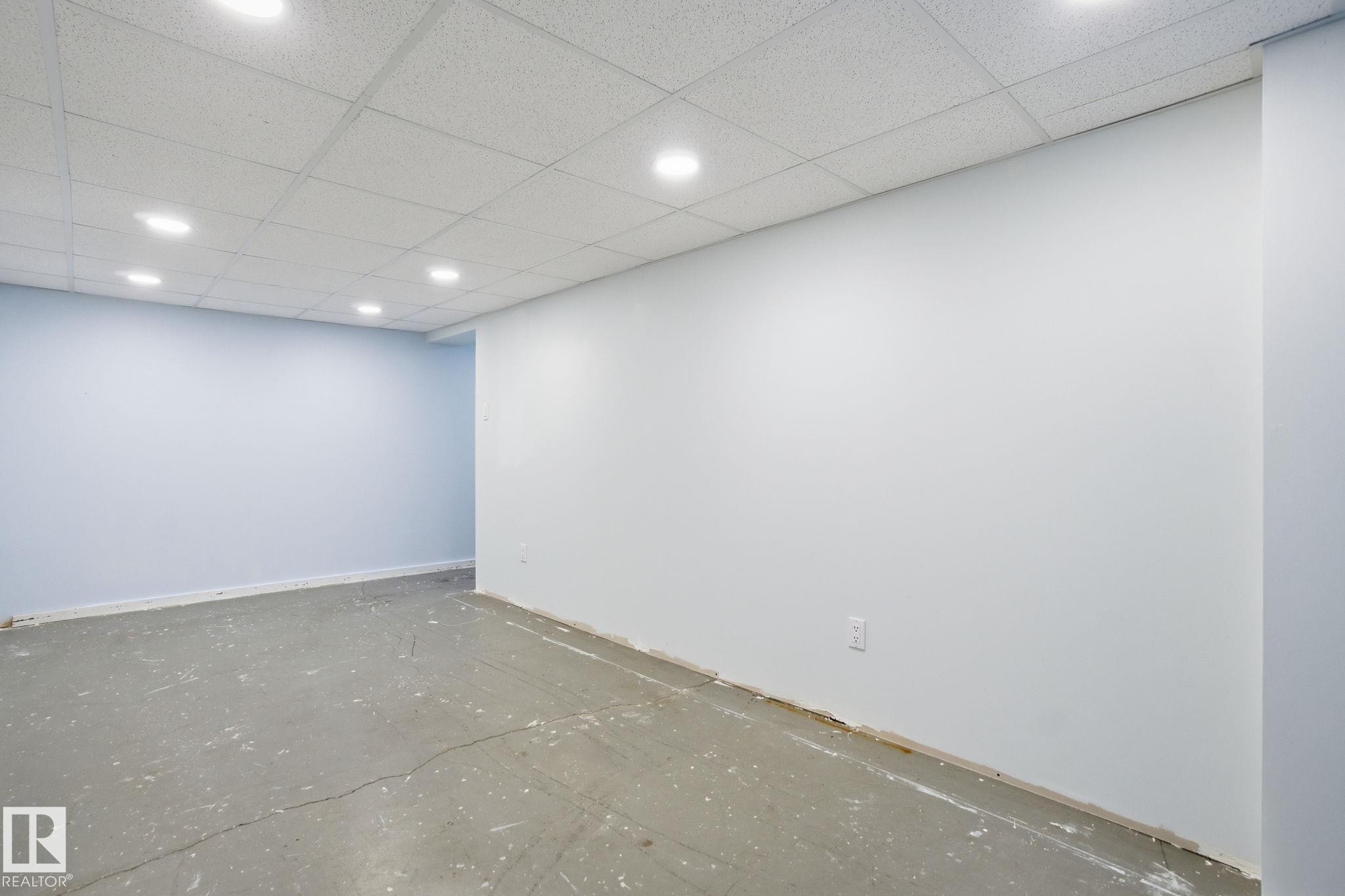 457 Abbottsfield Road, Edmonton, AB - Indoor Photo Showing Other Room