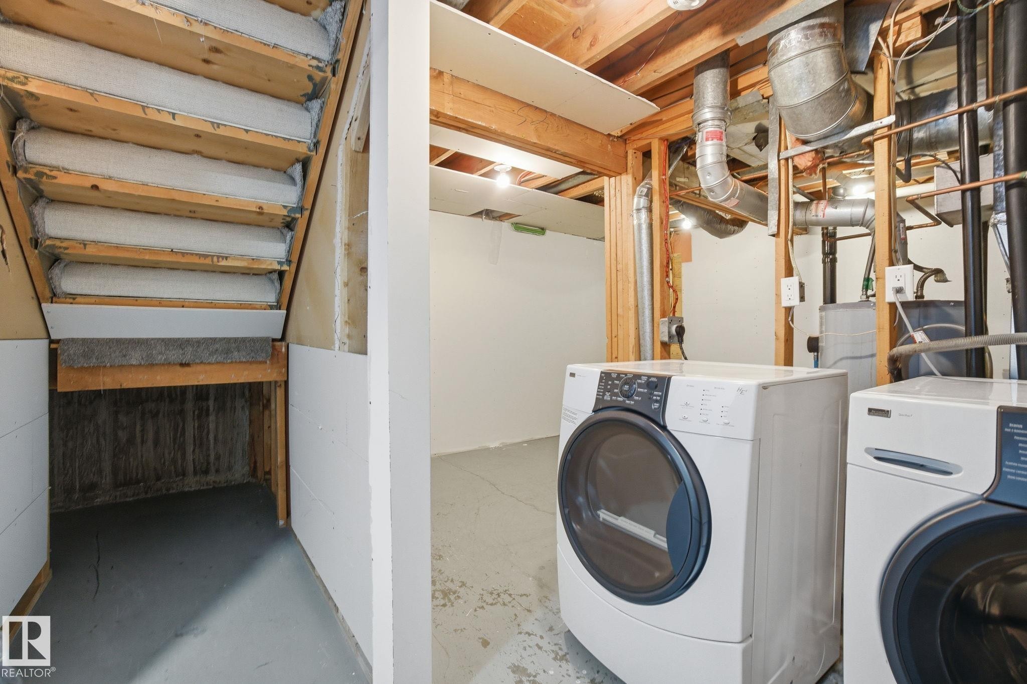 457 Abbottsfield Road, Edmonton, AB - Indoor Photo Showing Laundry Room