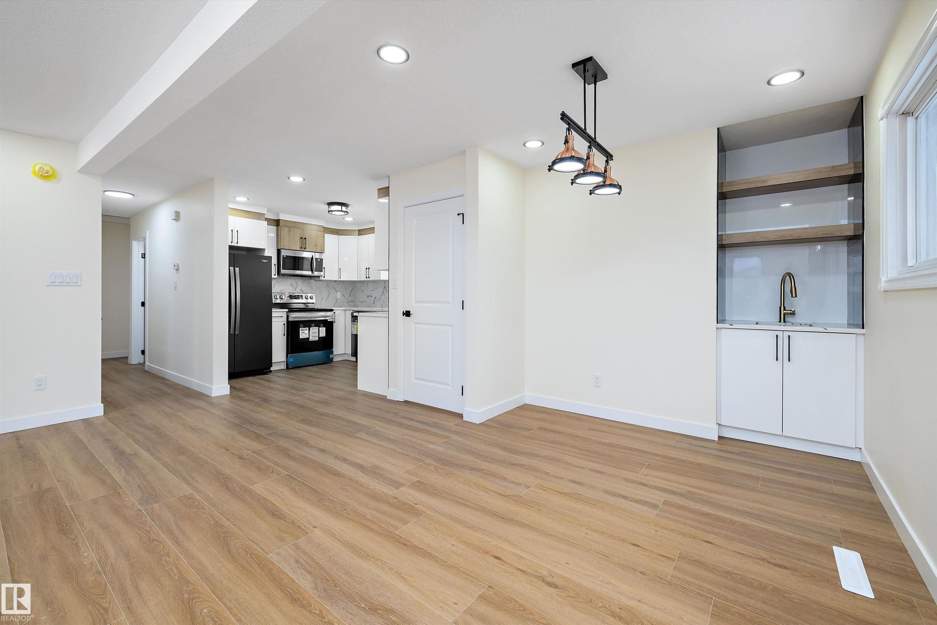 13519 109 Street, Edmonton, AB - Indoor