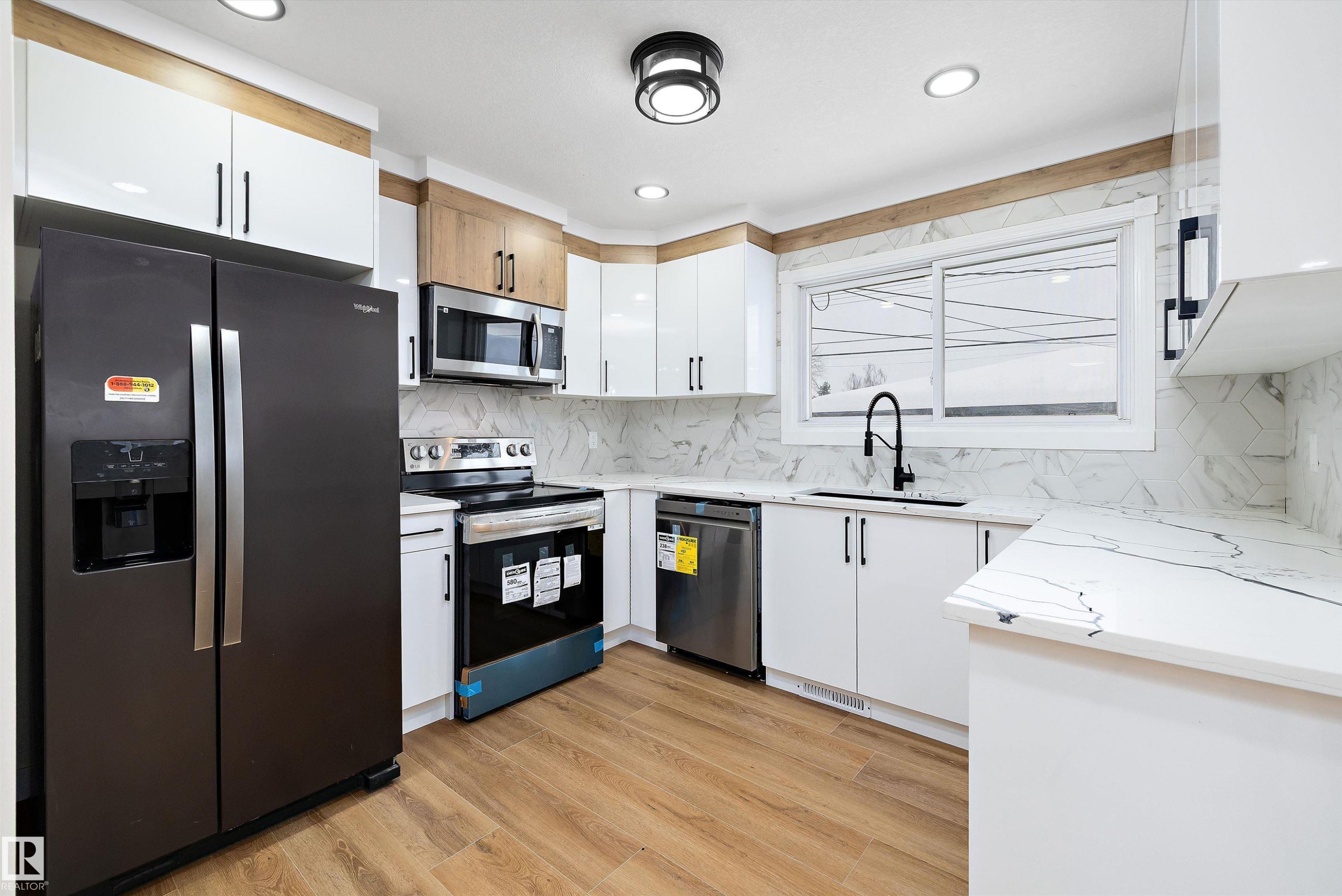 13519 109 Street, Edmonton, AB - Indoor Photo Showing Kitchen