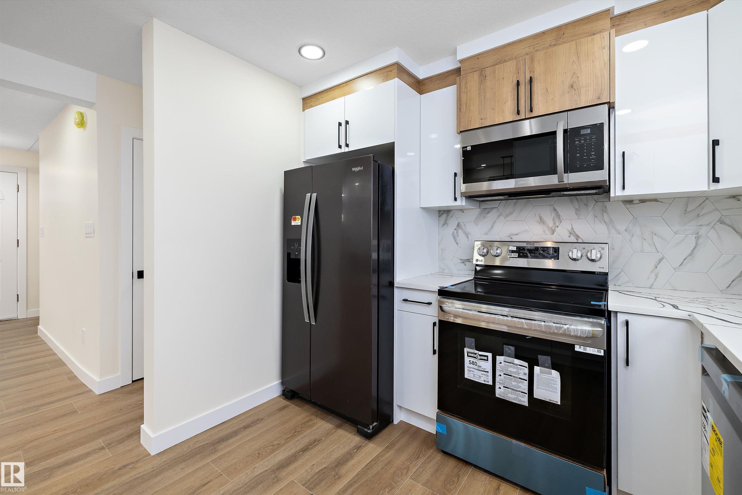 13519 109 Street, Edmonton, AB - Indoor Photo Showing Kitchen
