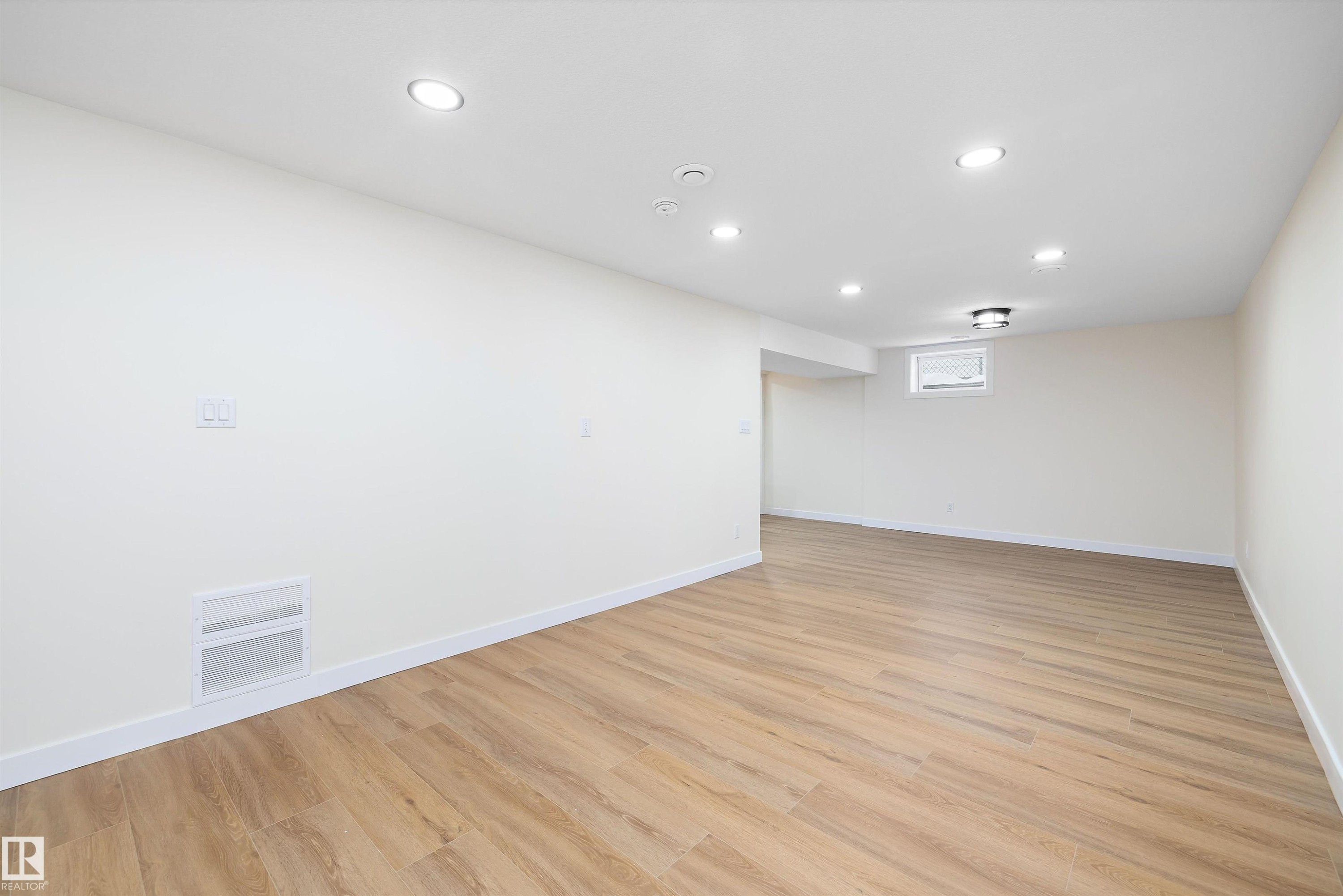 13519 109 Street, Edmonton, AB - Indoor