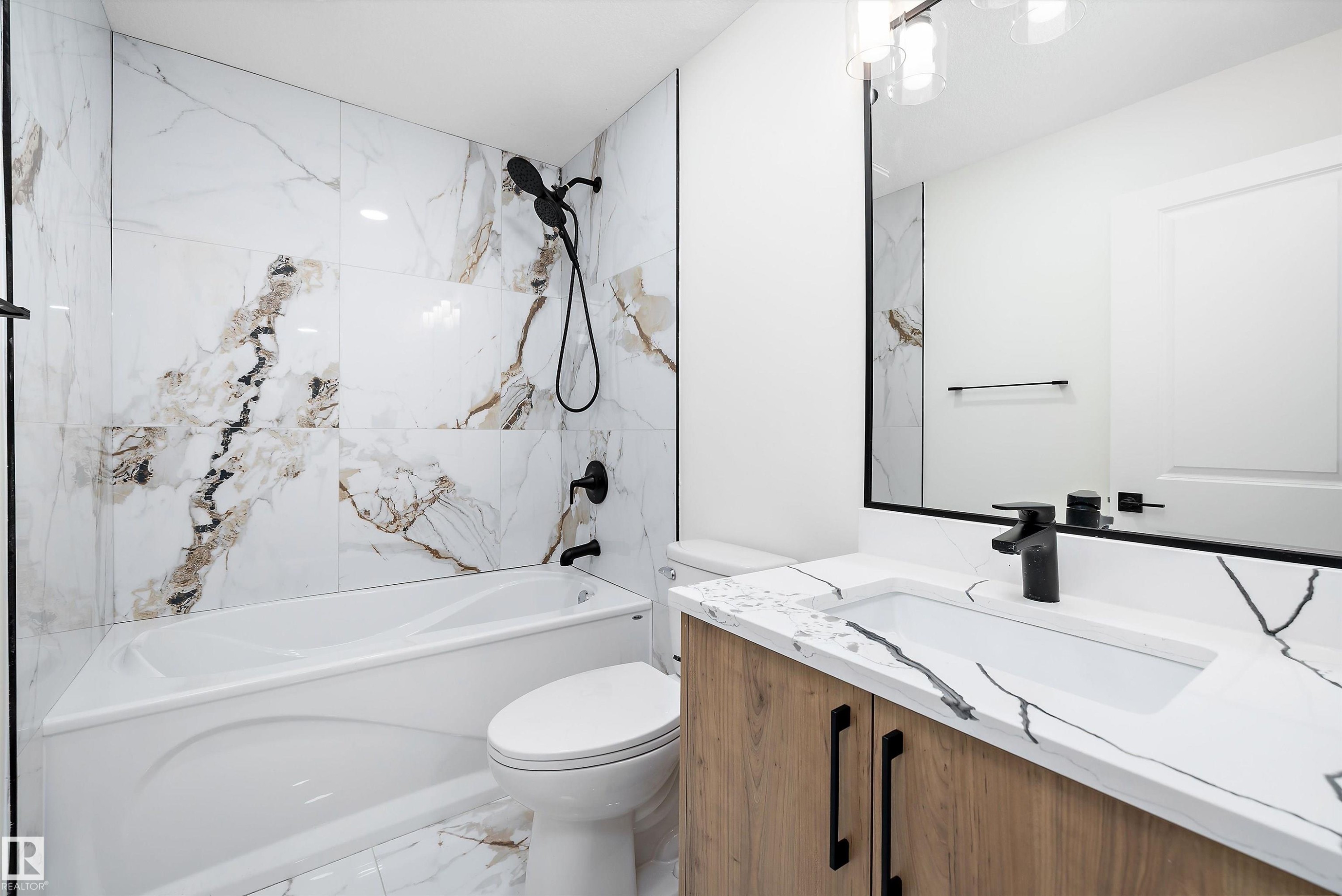 13519 109 Street, Edmonton, AB - Indoor Photo Showing Bathroom