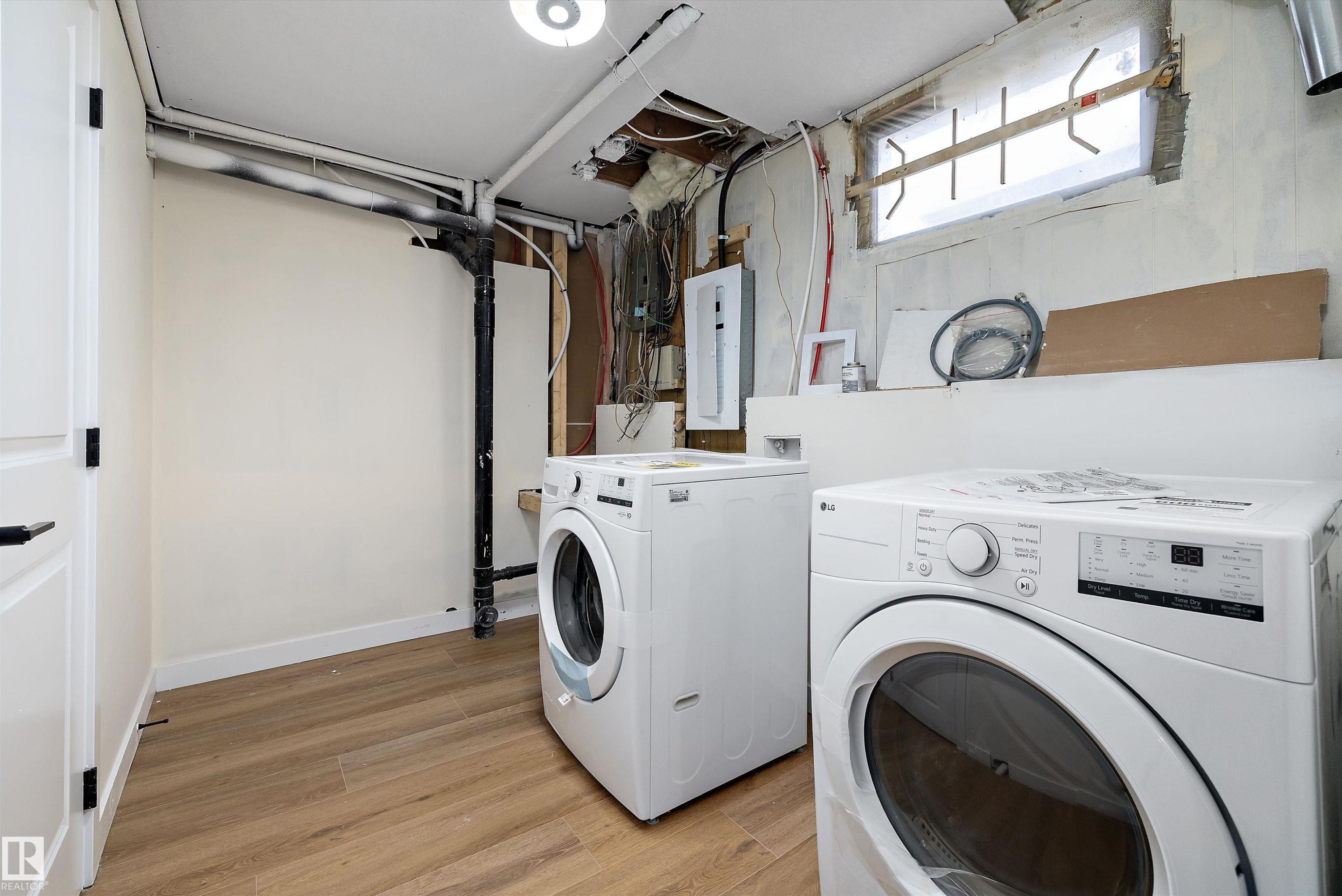 13519 109 Street, Edmonton, AB - Indoor Photo Showing Laundry Room