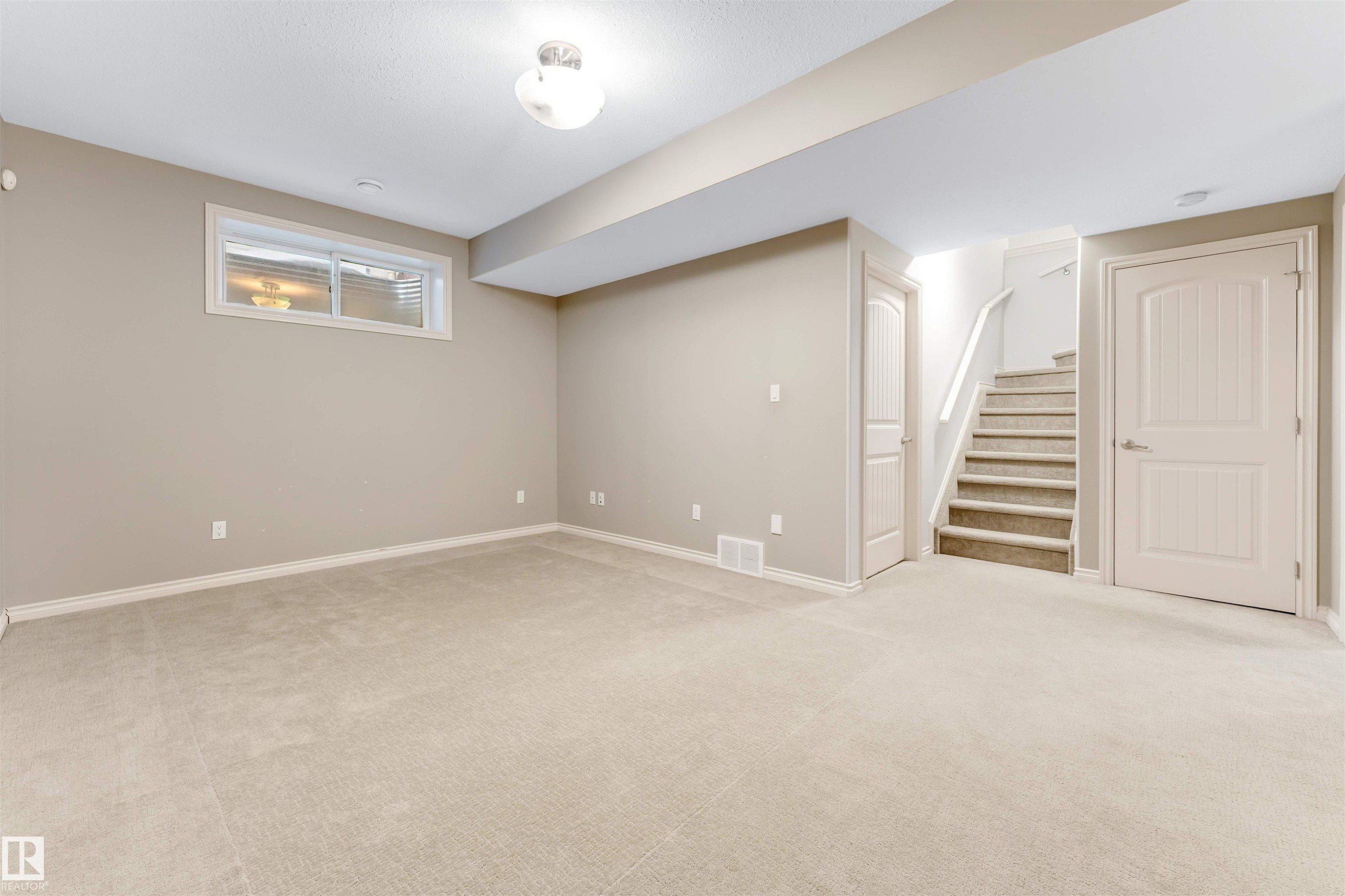 6723 19 Avenue, Edmonton, AB - Indoor