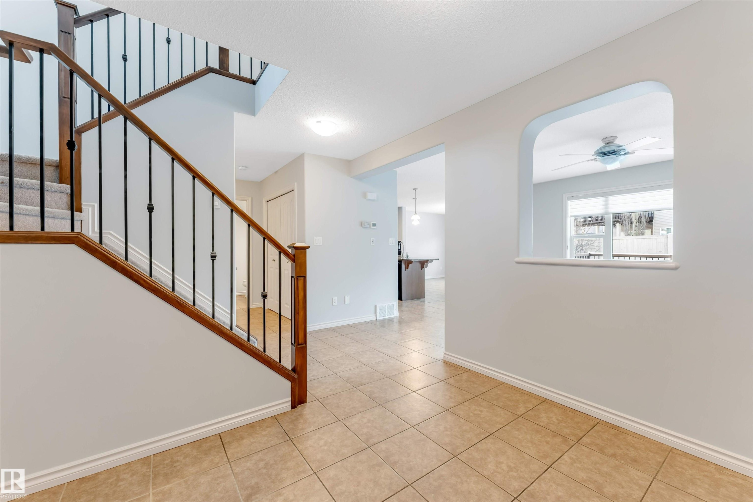 Edmonton, AB - Indoor Photo Showing Other Room