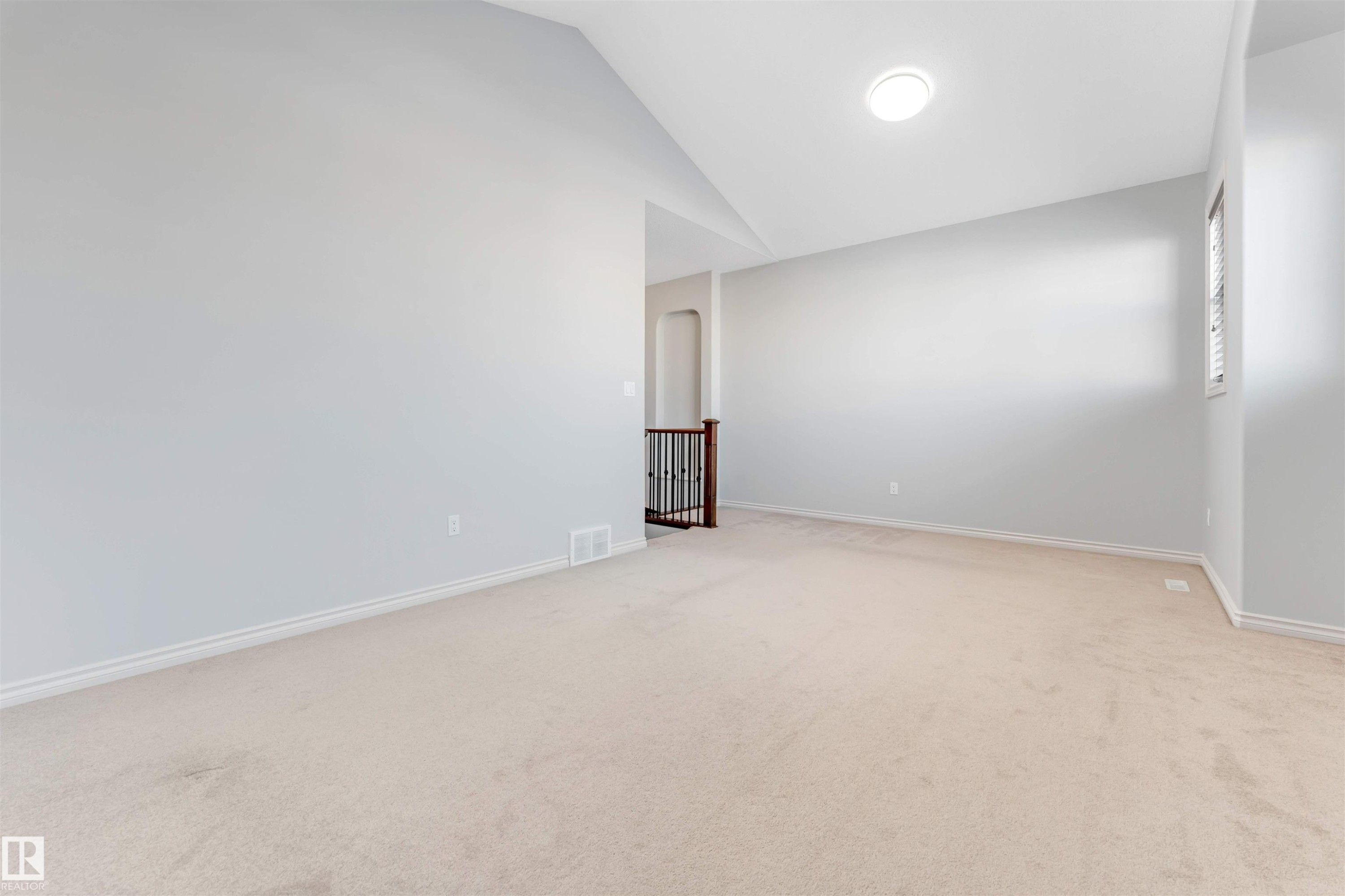 Edmonton, AB - Indoor Photo Showing Other Room