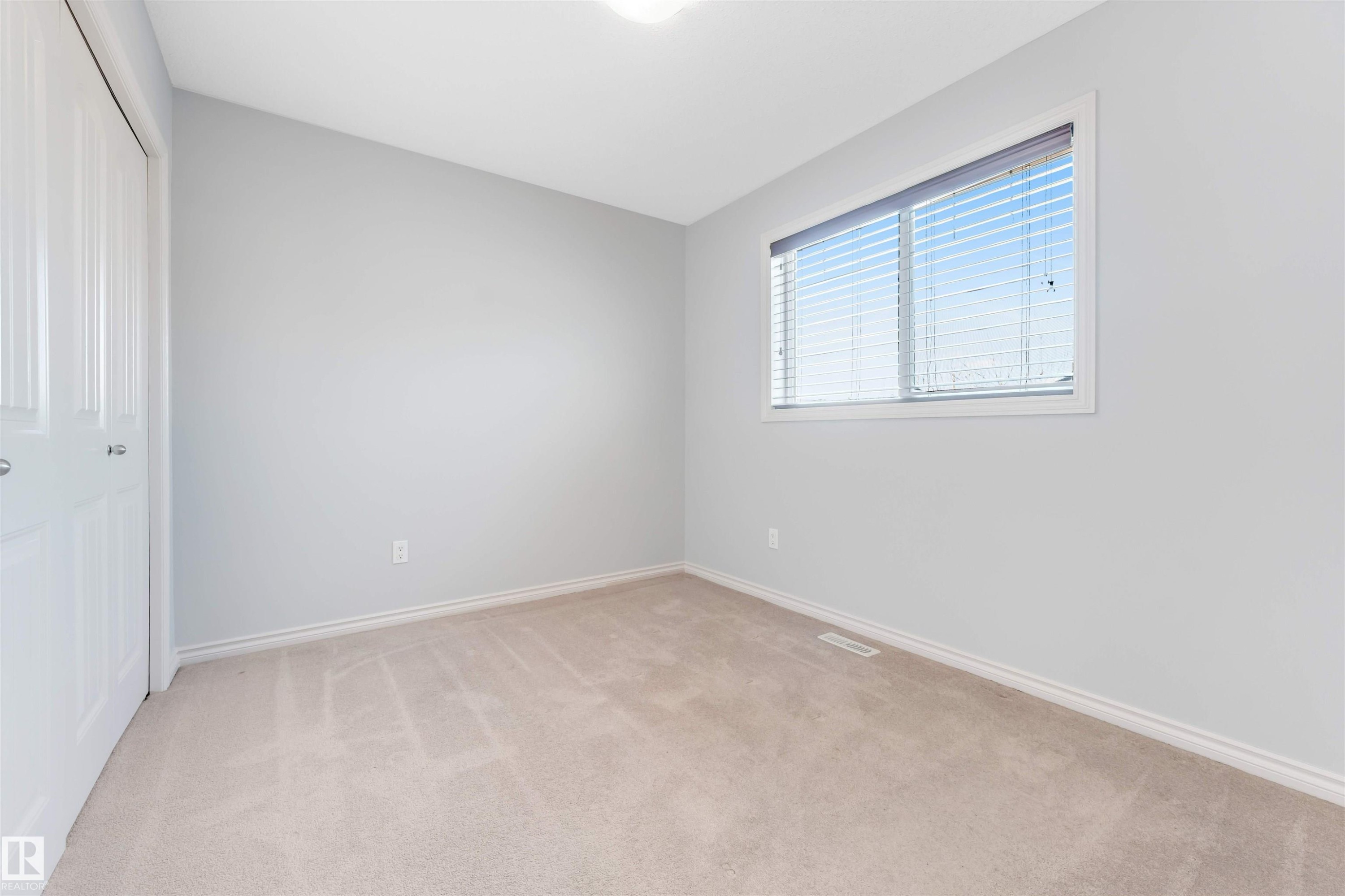 6723 19 Avenue, Edmonton, AB - Indoor Photo Showing Other Room