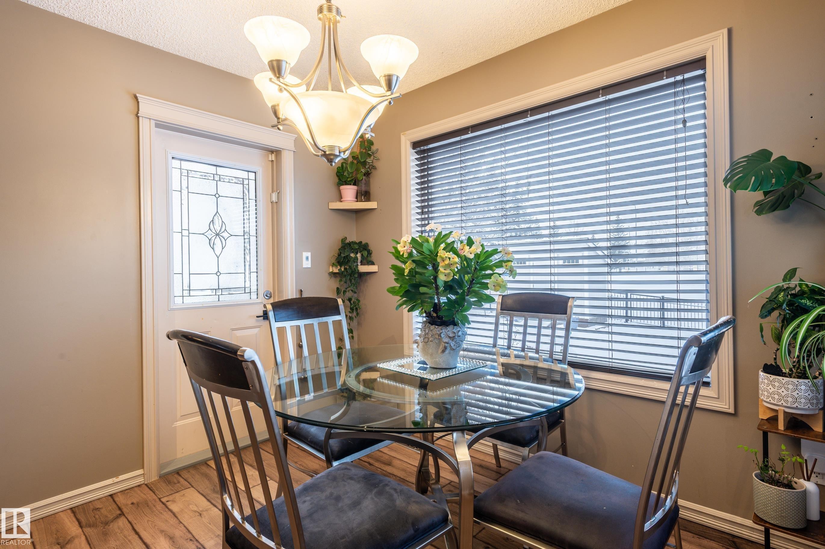 161 Hayward Crescent, Edmonton, AB - Indoor Photo Showing Dining Room
