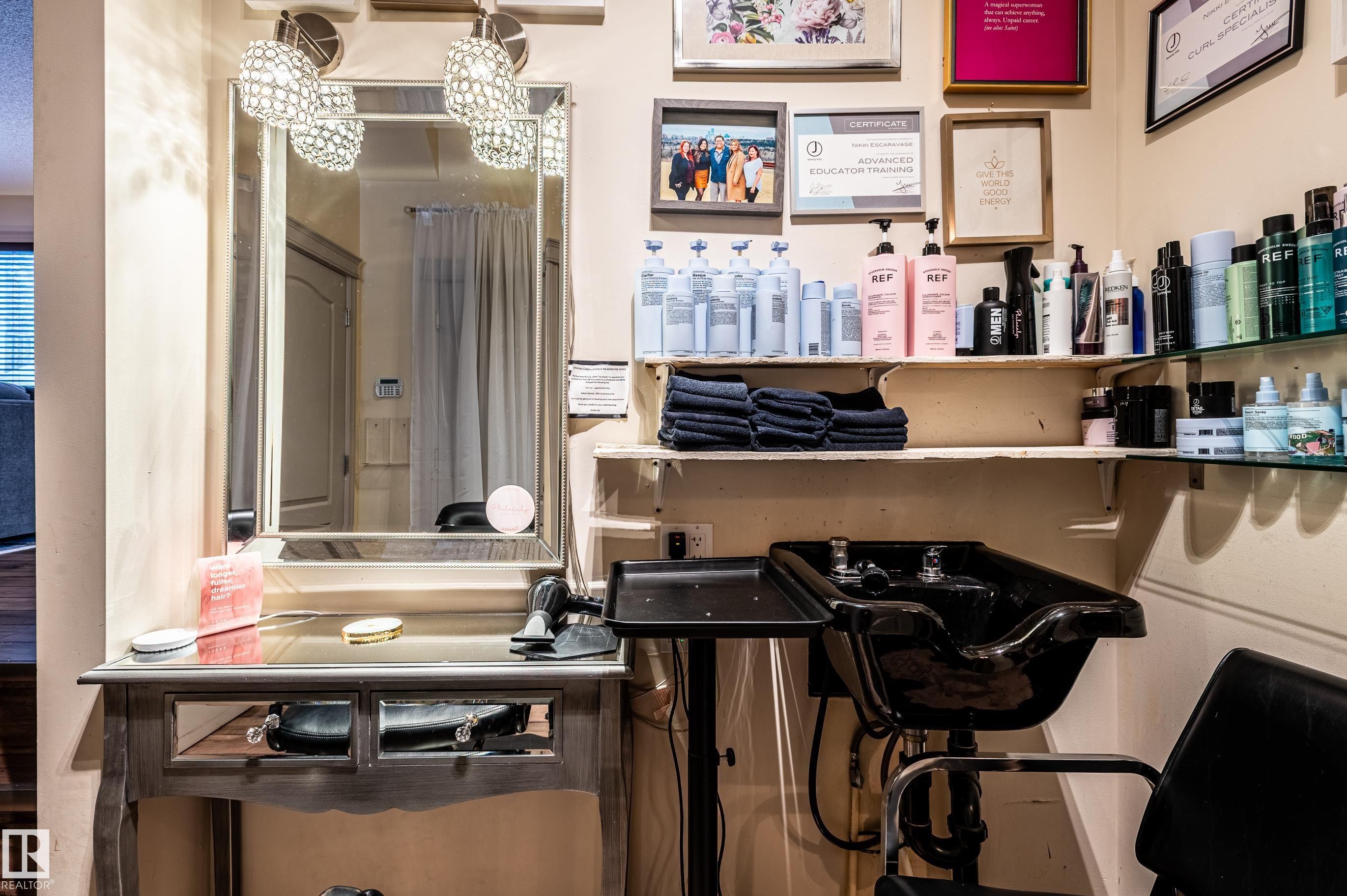 161 Hayward Crescent, Edmonton, AB - Indoor