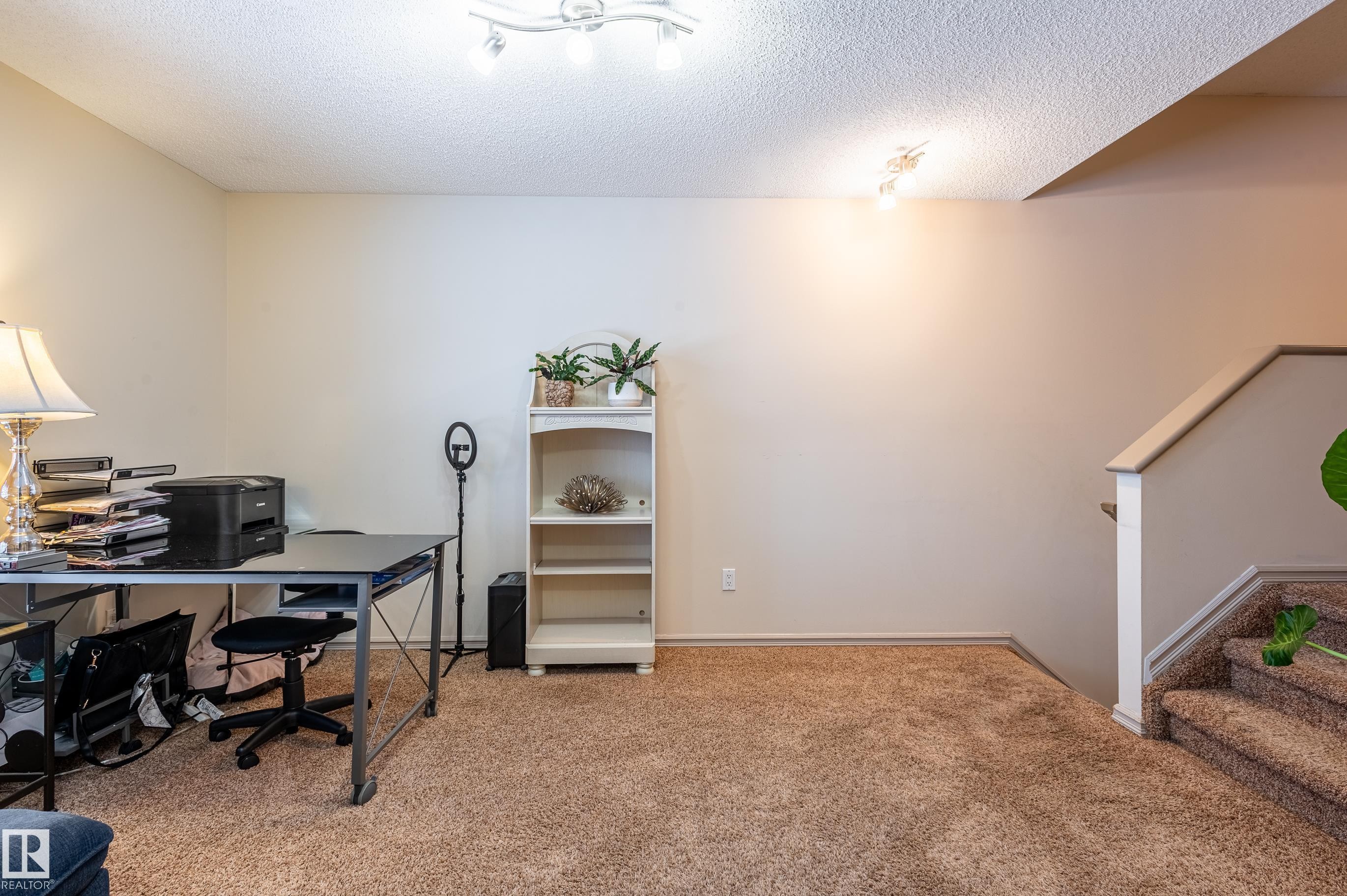 161 Hayward Crescent, Edmonton, AB - Indoor Photo Showing Office
