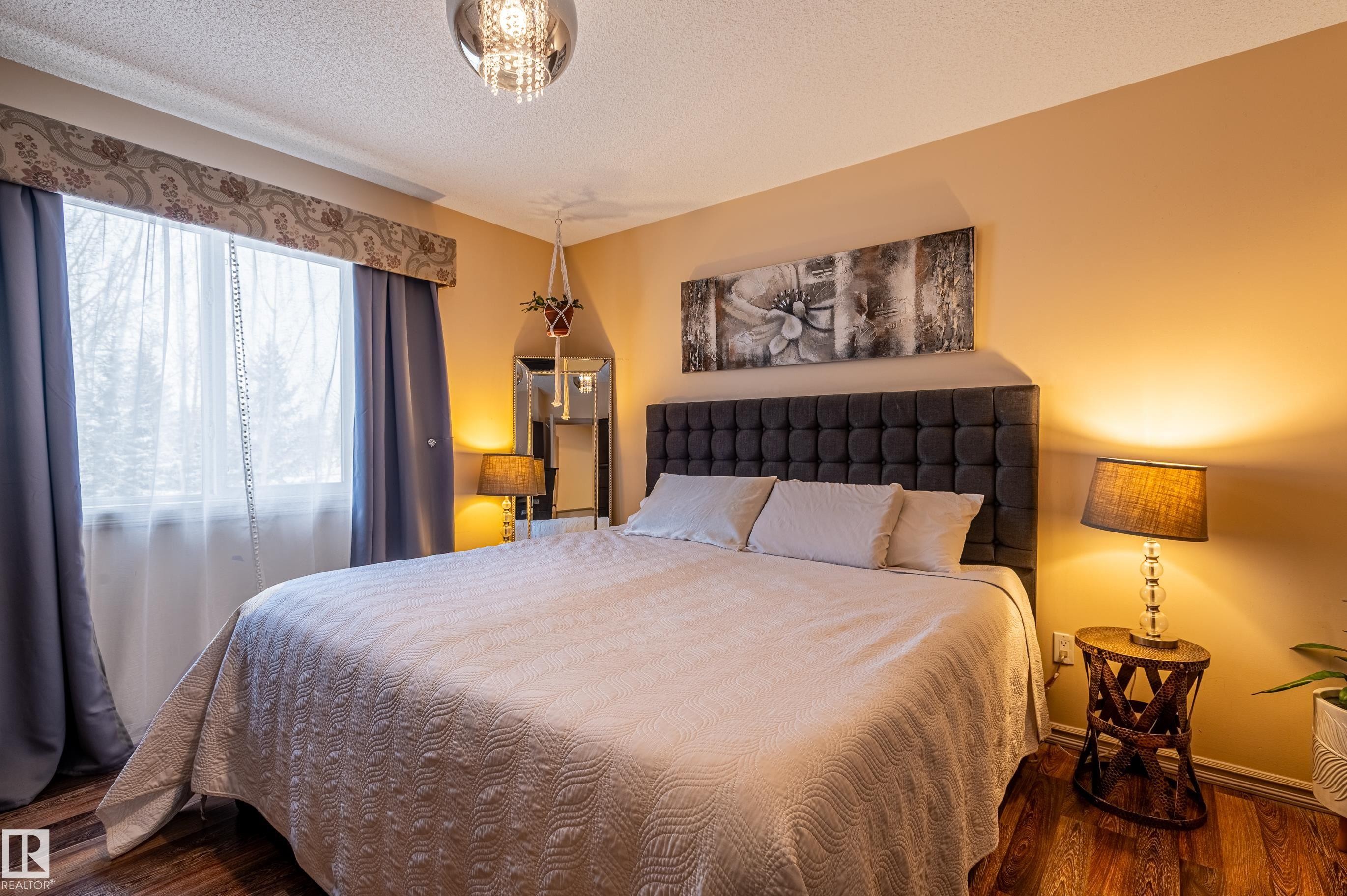 161 Hayward Crescent, Edmonton, AB - Indoor Photo Showing Bedroom
