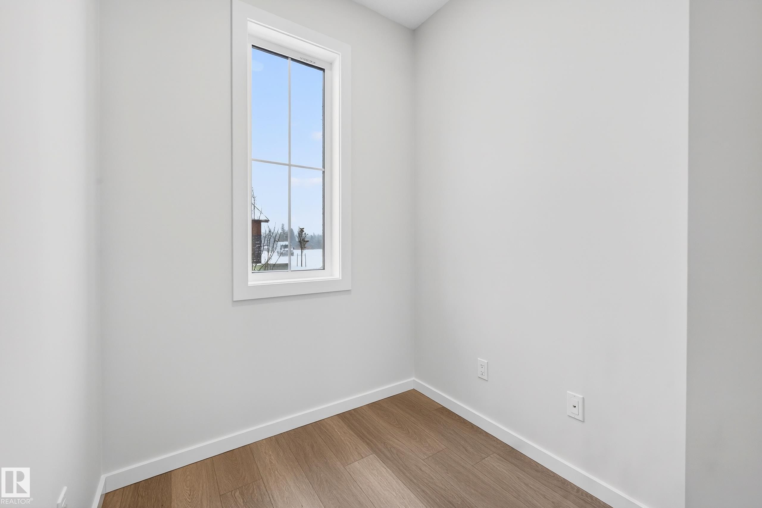 17203 3 Street, Edmonton, AB - Indoor Photo Showing Other Room
