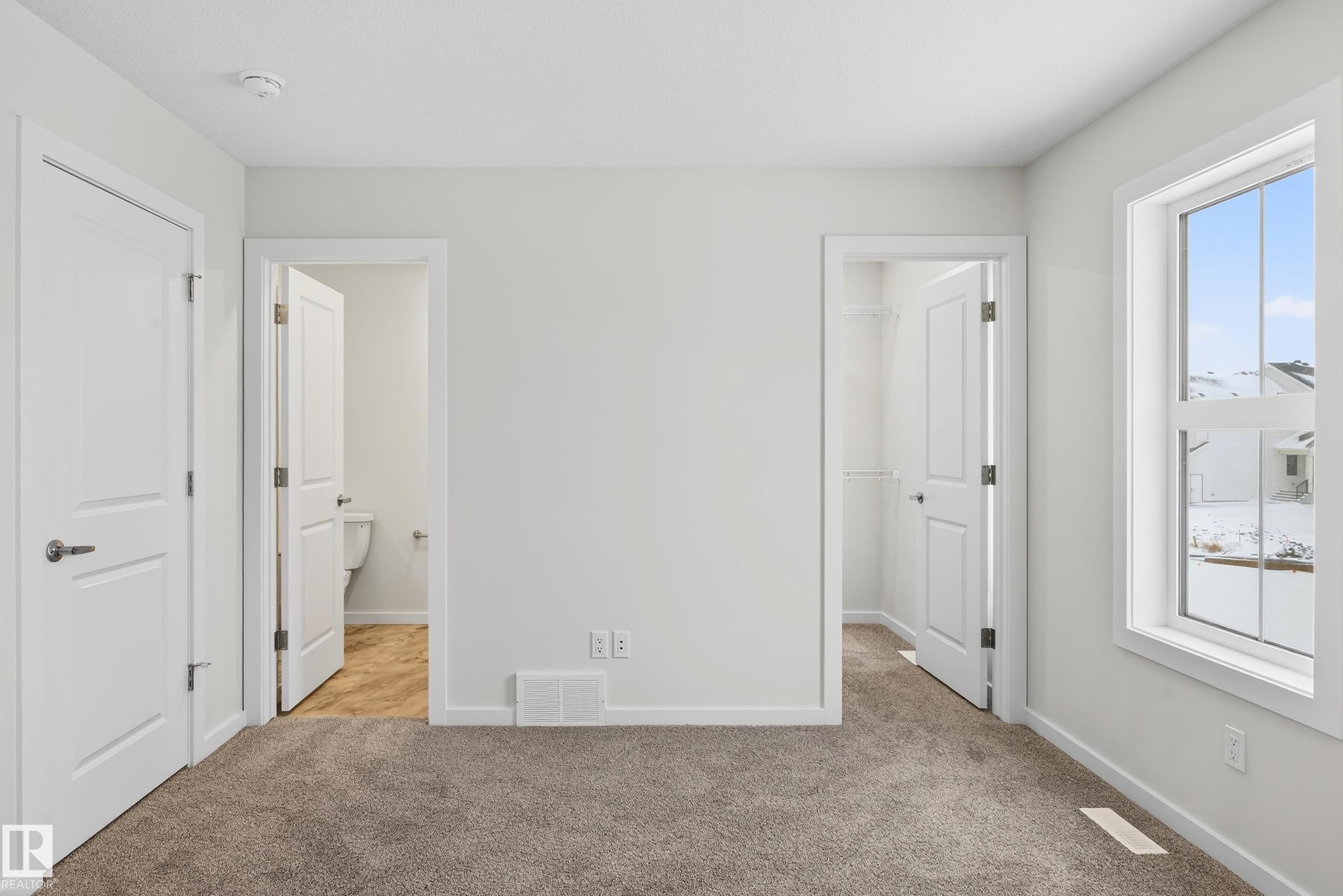 17203 3 Street, Edmonton, AB - Indoor Photo Showing Other Room