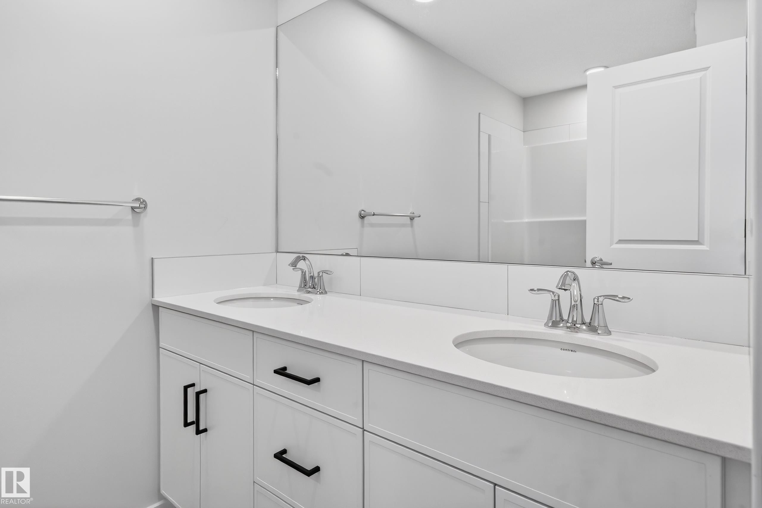 17203 3 Street, Edmonton, AB - Indoor Photo Showing Bathroom