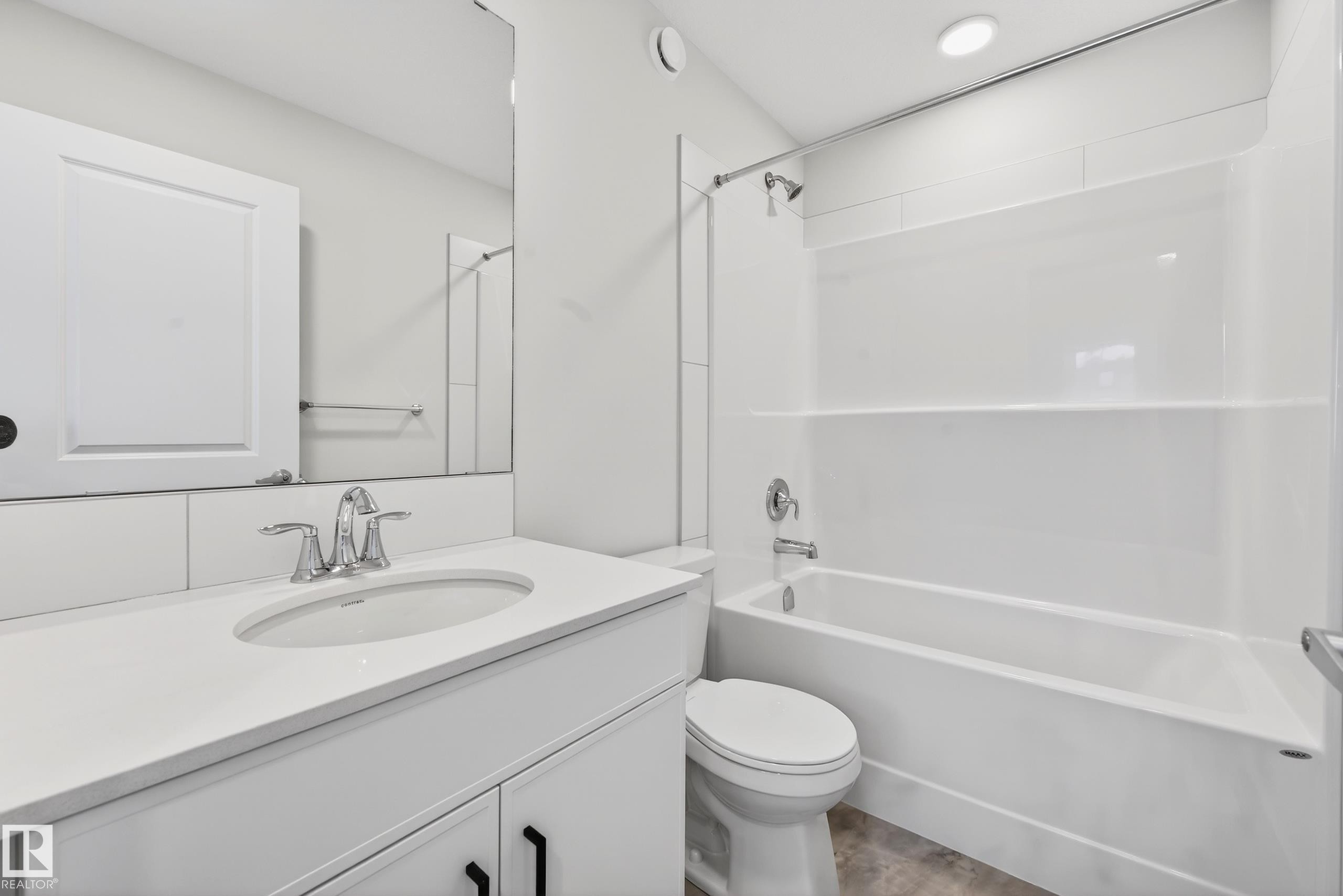 17203 3 Street, Edmonton, AB - Indoor Photo Showing Bathroom