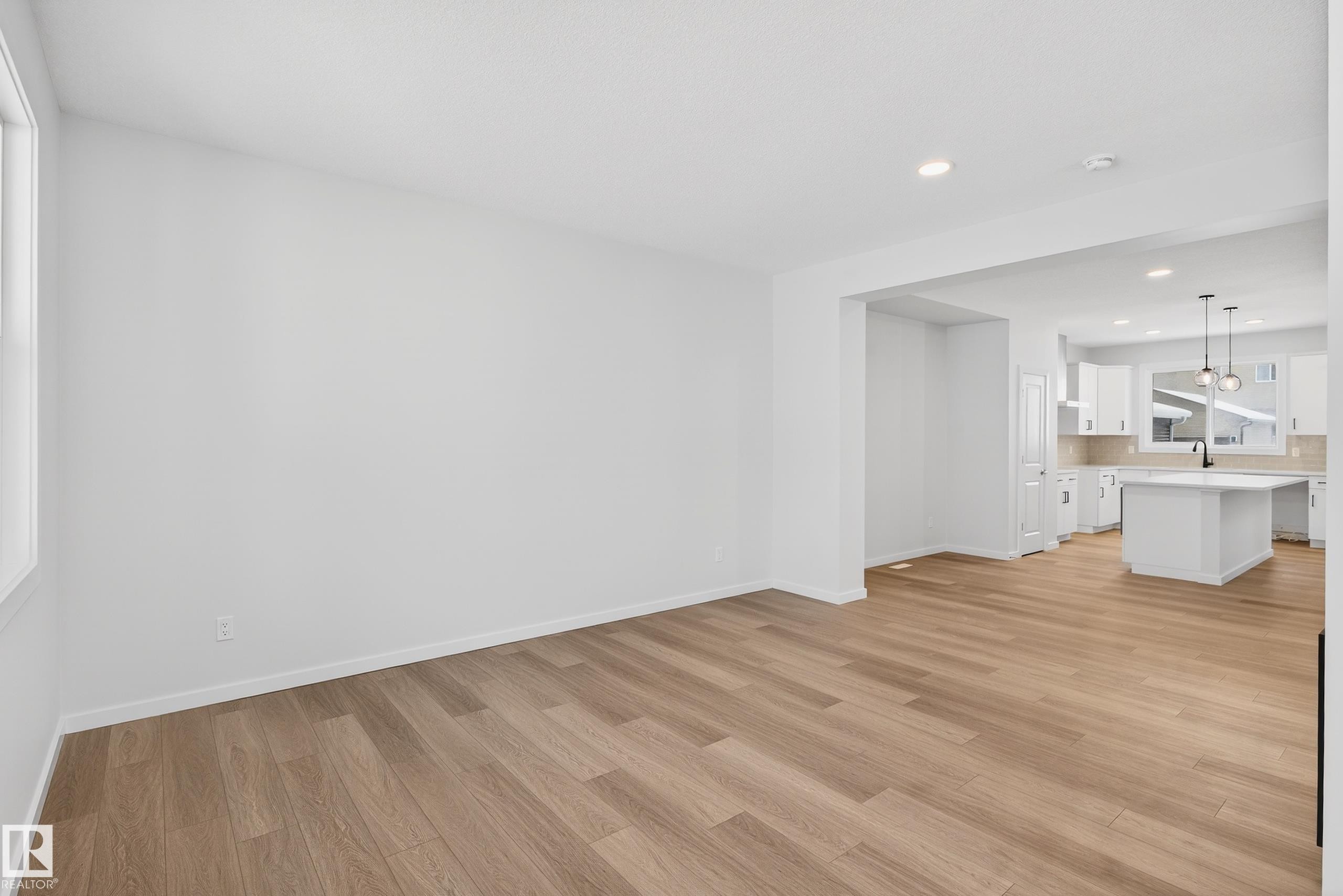 17203 3 Street, Edmonton, AB - Indoor Photo Showing Kitchen