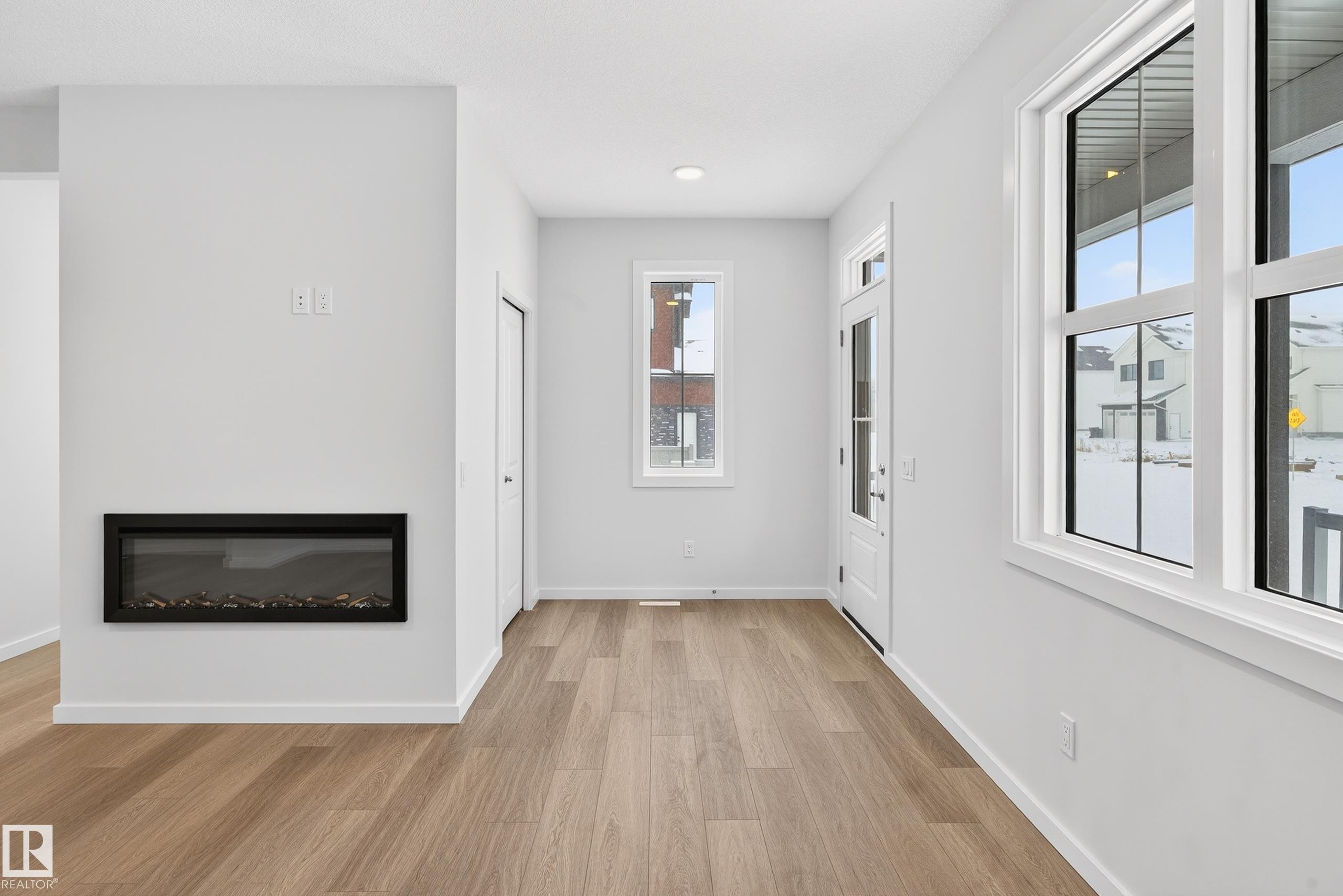 17203 3 Street, Edmonton, AB - Indoor With Fireplace
