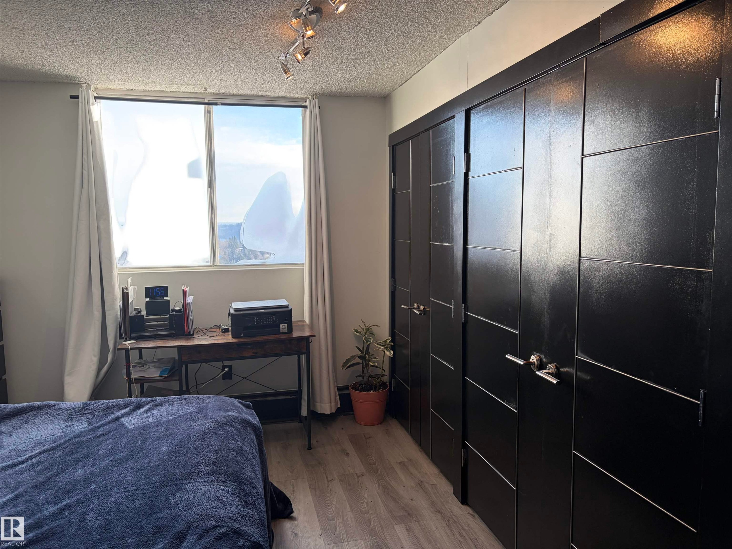 1314 13910 Stony Plain Road, Edmonton, AB - Indoor Photo Showing Bedroom