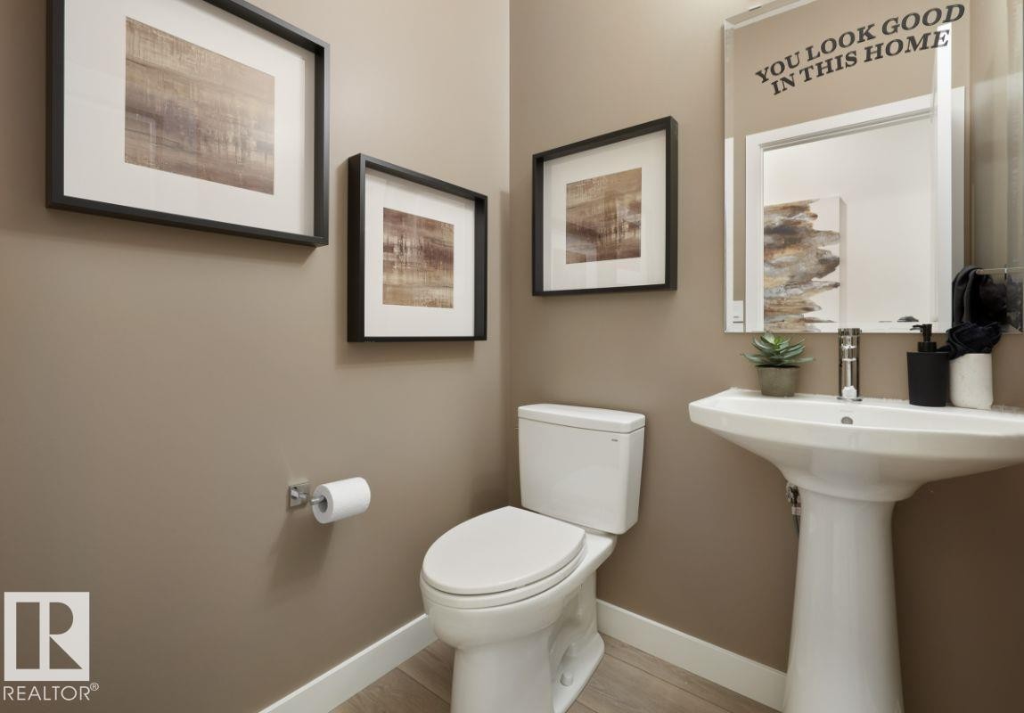3247 Dixon Way, Edmonton, AB - Indoor Photo Showing Bathroom
