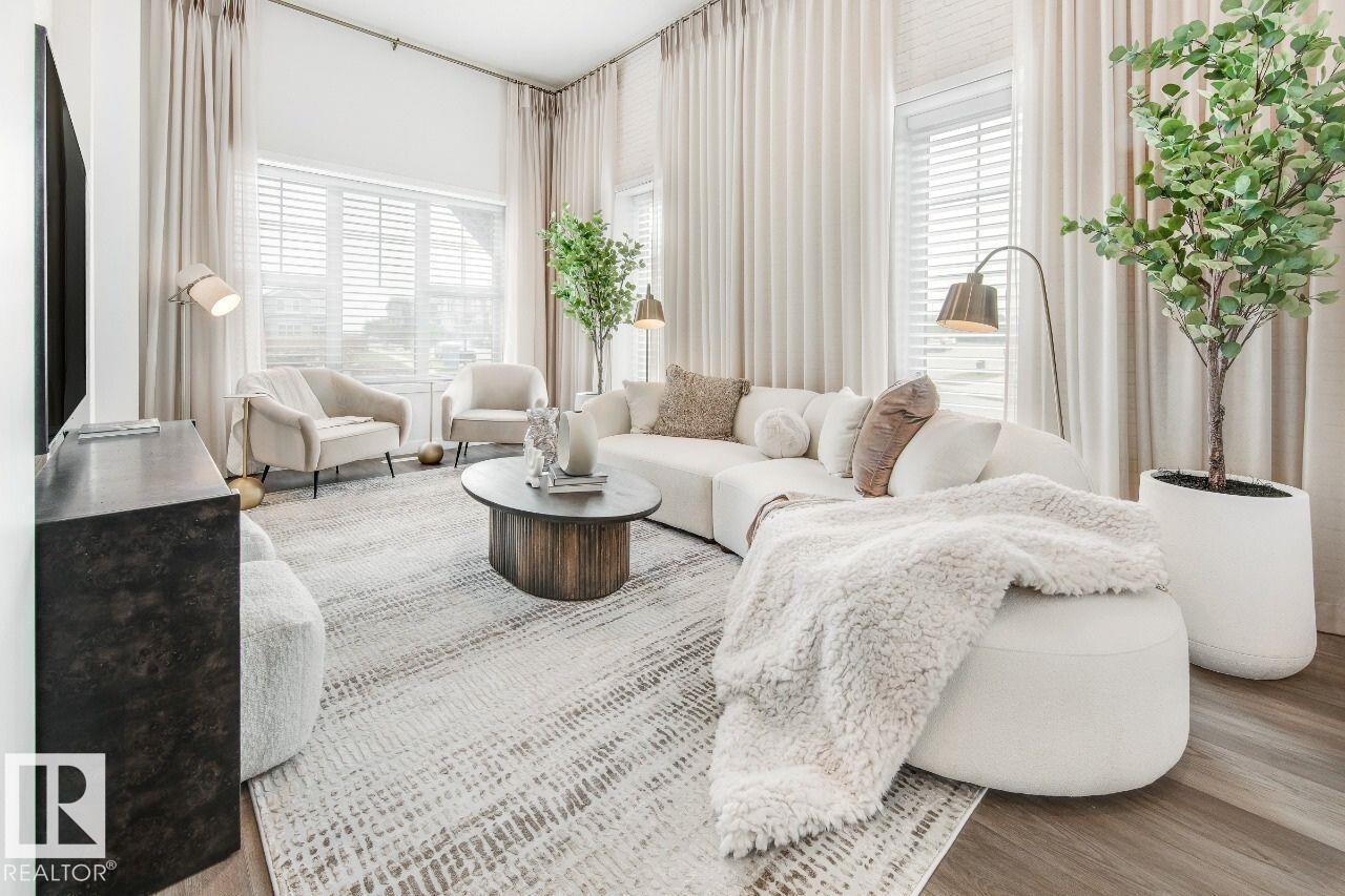 11977 35 Avenue, Edmonton, AB - Indoor Photo Showing Other Room