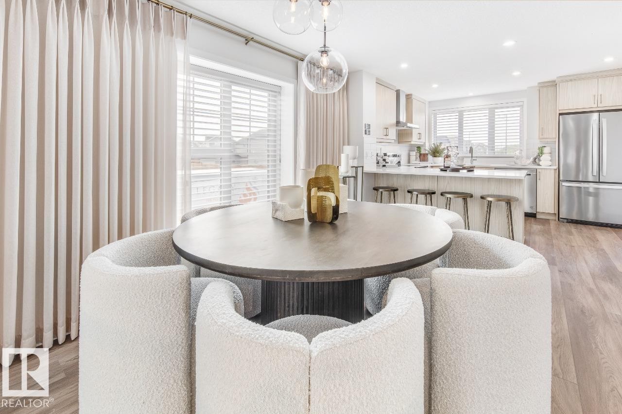 11977 35 Avenue, Edmonton, AB - Indoor Photo Showing Dining Room