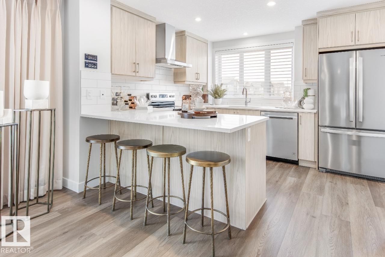 11977 35 Avenue, Edmonton, AB - Indoor Photo Showing Kitchen With Upgraded Kitchen