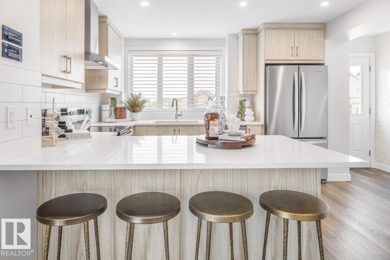 11977 35 Avenue, Edmonton, AB - Indoor Photo Showing Kitchen With Upgraded Kitchen