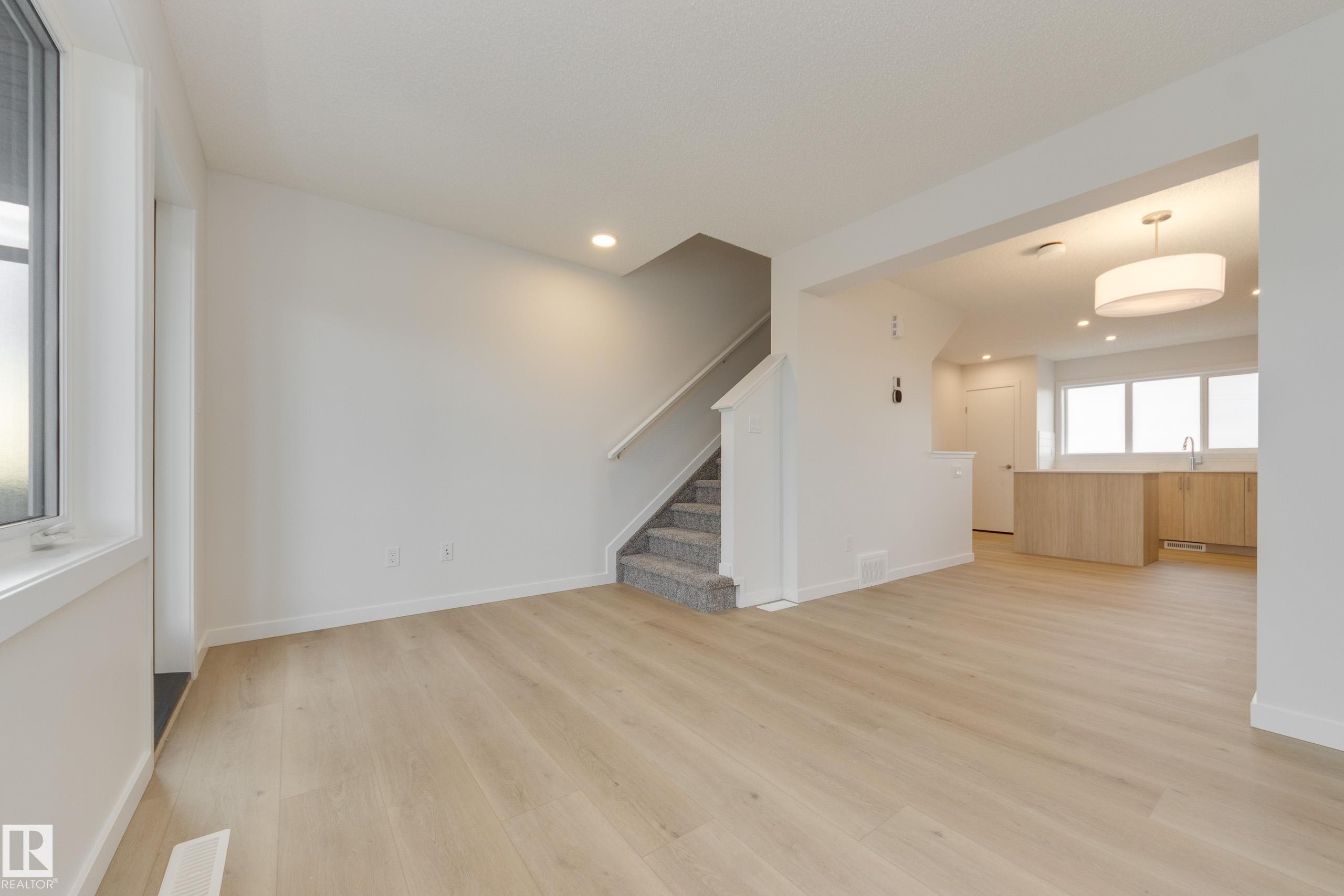 17232 4 Street, Edmonton, AB - Indoor Photo Showing Other Room