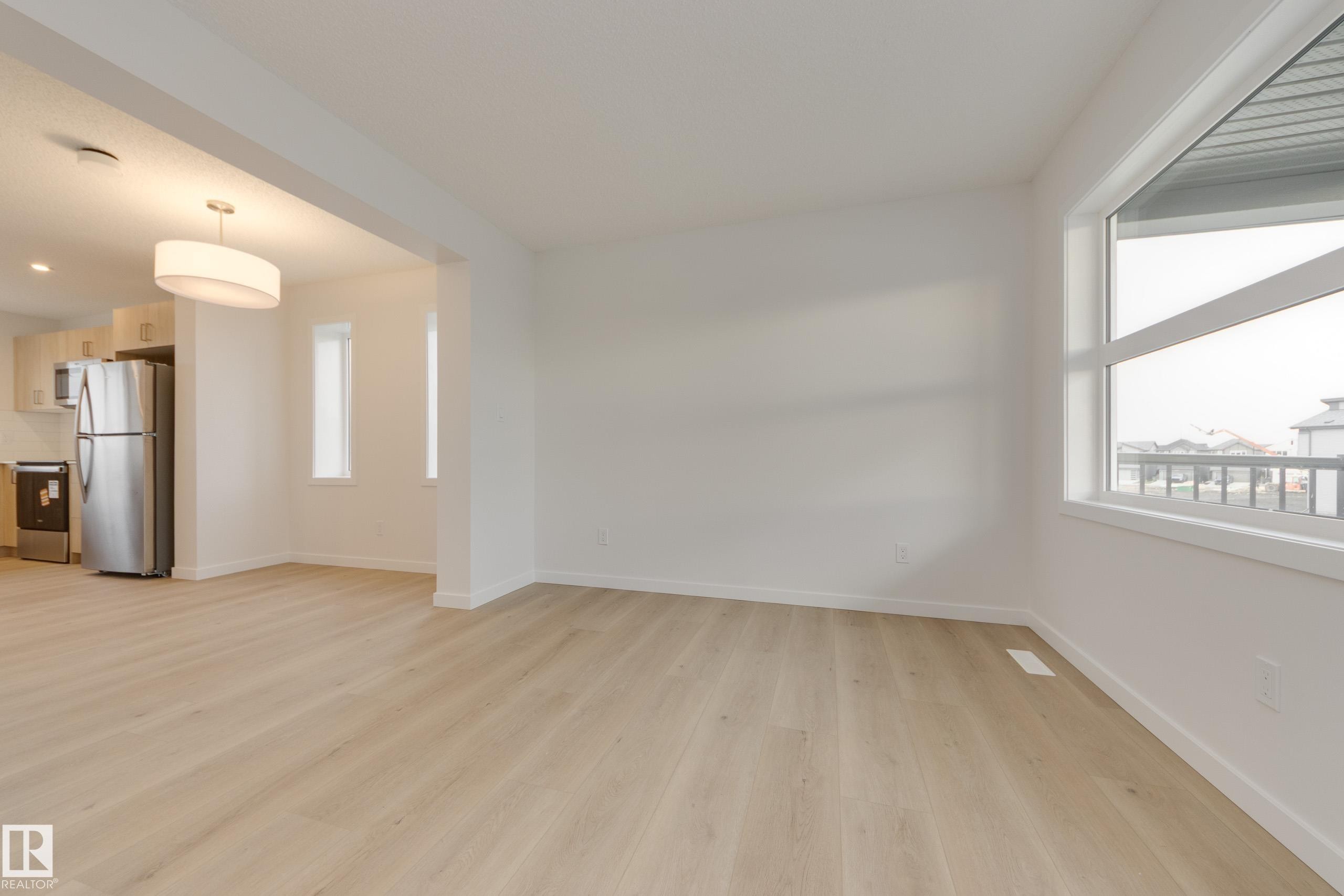 17232 4 Street, Edmonton, AB - Indoor Photo Showing Other Room