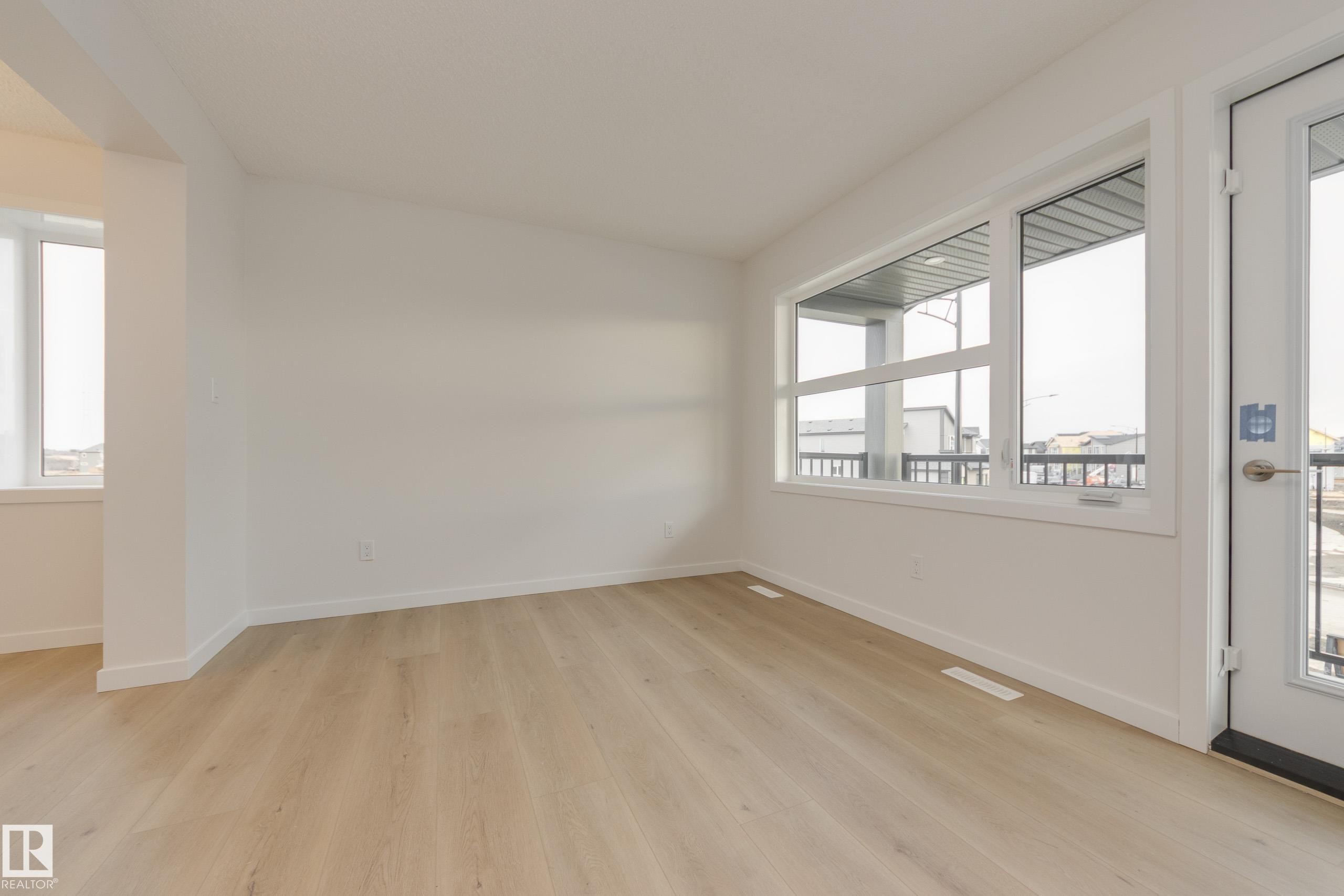 17232 4 Street, Edmonton, AB - Indoor Photo Showing Other Room