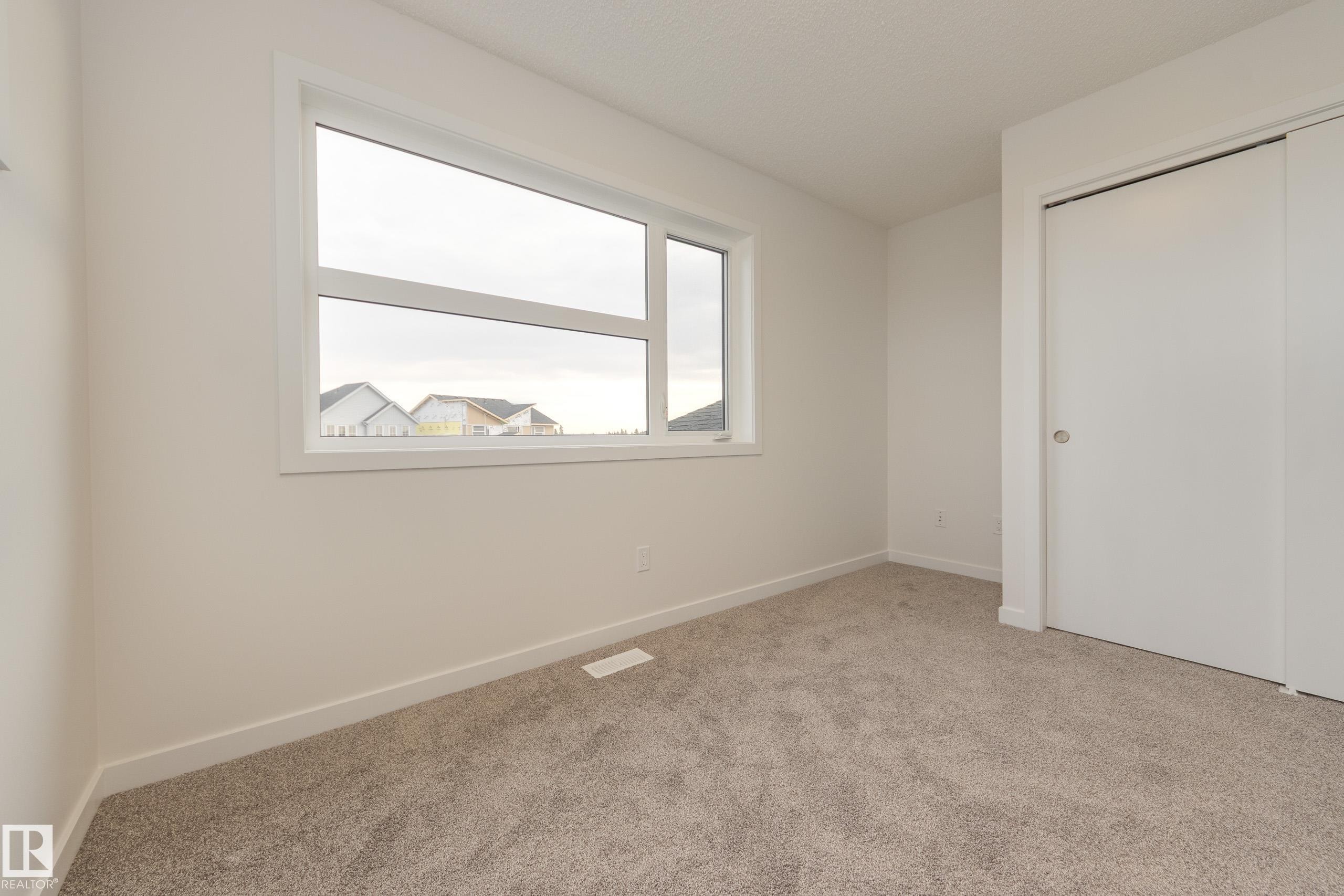 17232 4 Street, Edmonton, AB - Indoor Photo Showing Other Room