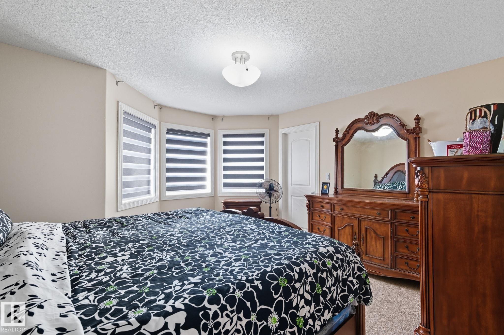 6026 164A Avenue, Edmonton, AB - Indoor Photo Showing Bedroom