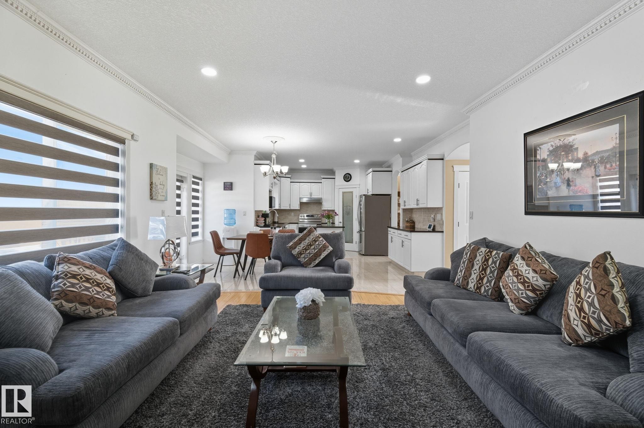 6026 164A Avenue, Edmonton, AB - Indoor Photo Showing Living Room