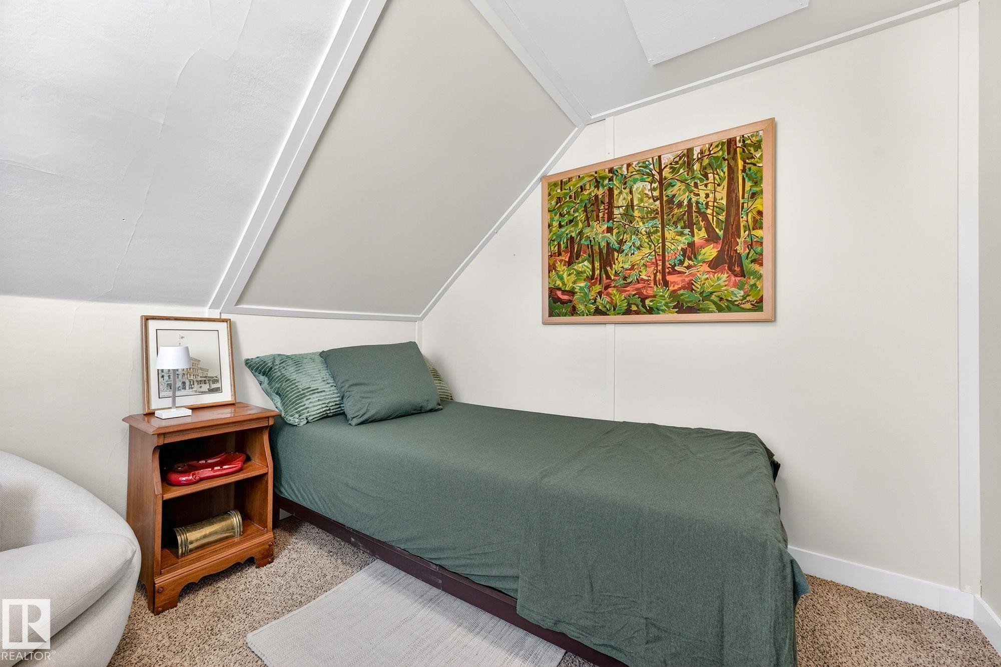 Edmonton, AB - Indoor