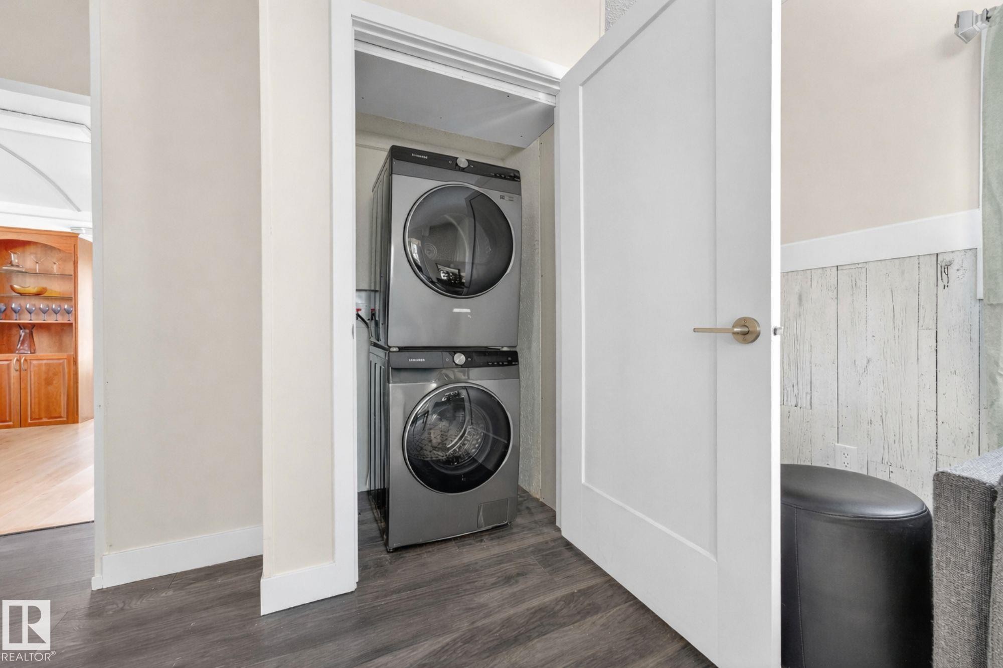 Edmonton, AB - Indoor Photo Showing Laundry Room