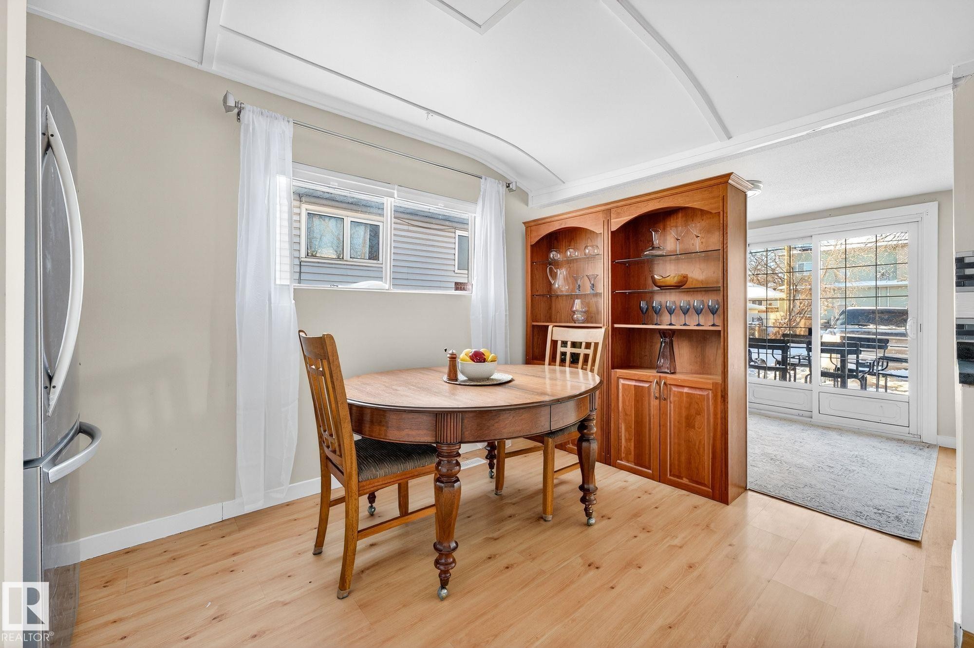 Edmonton, AB - Indoor Photo Showing Dining Room