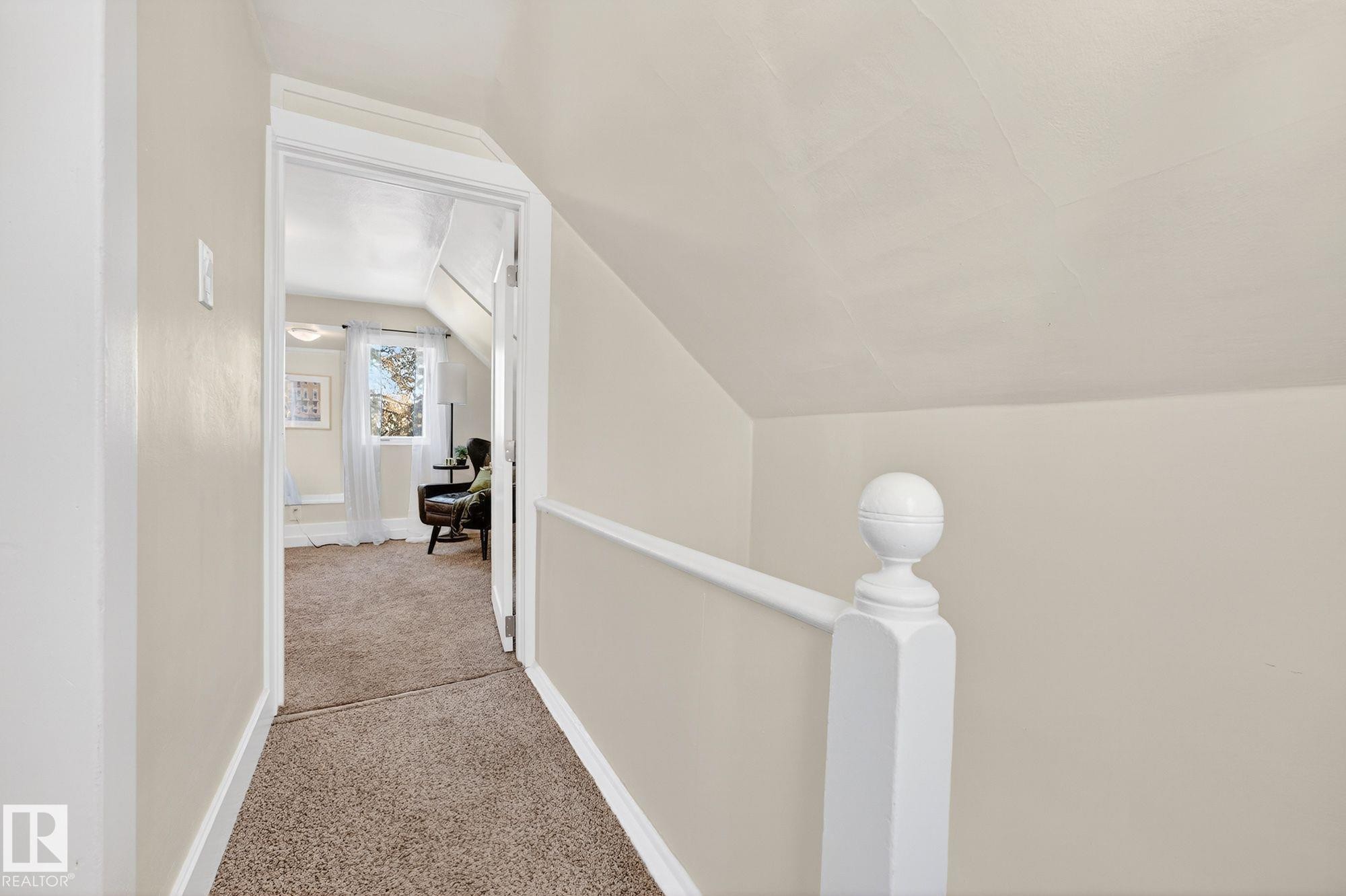 Edmonton, AB - Indoor Photo Showing Other Room