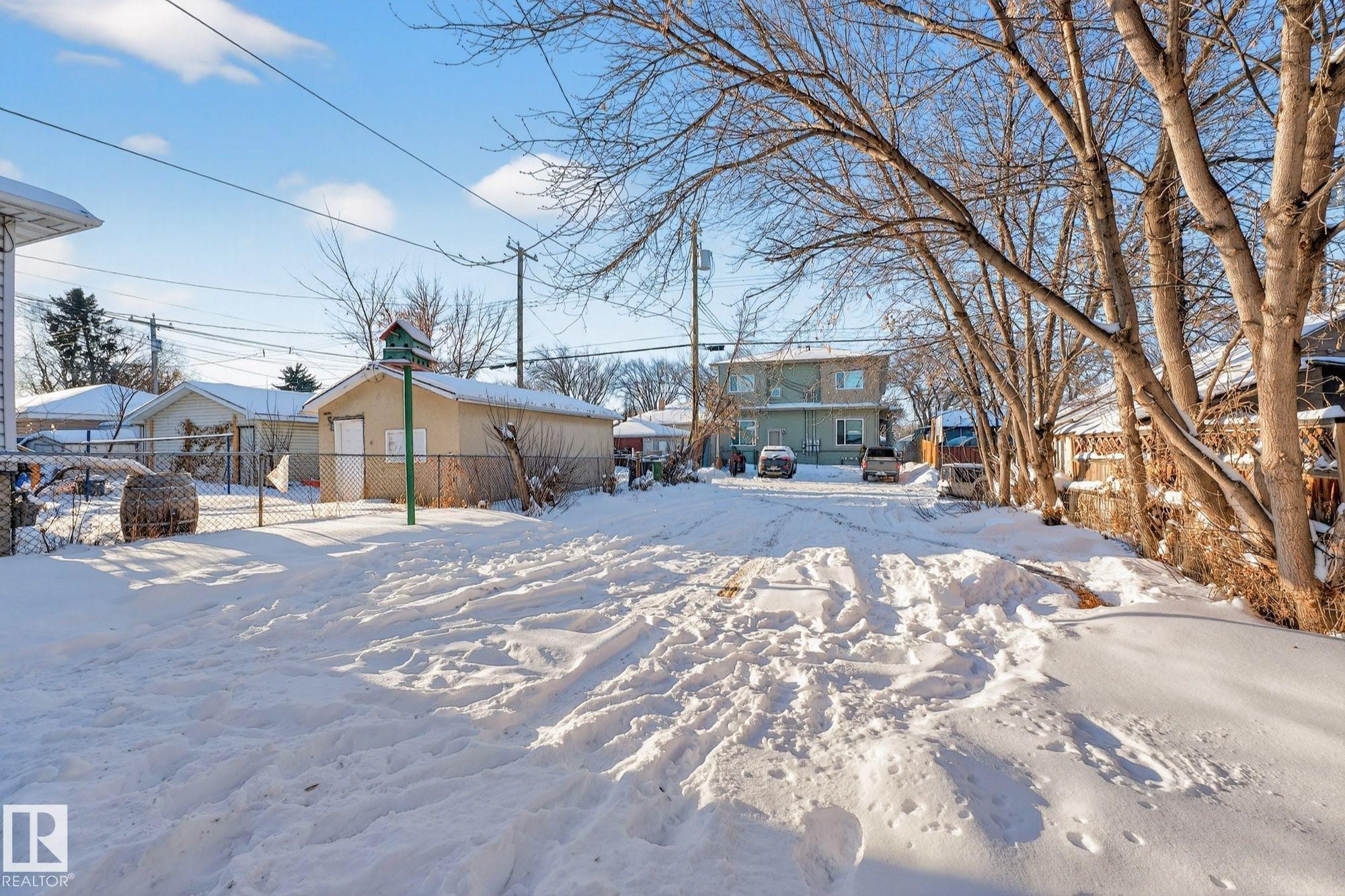 Edmonton, AB - Outdoor