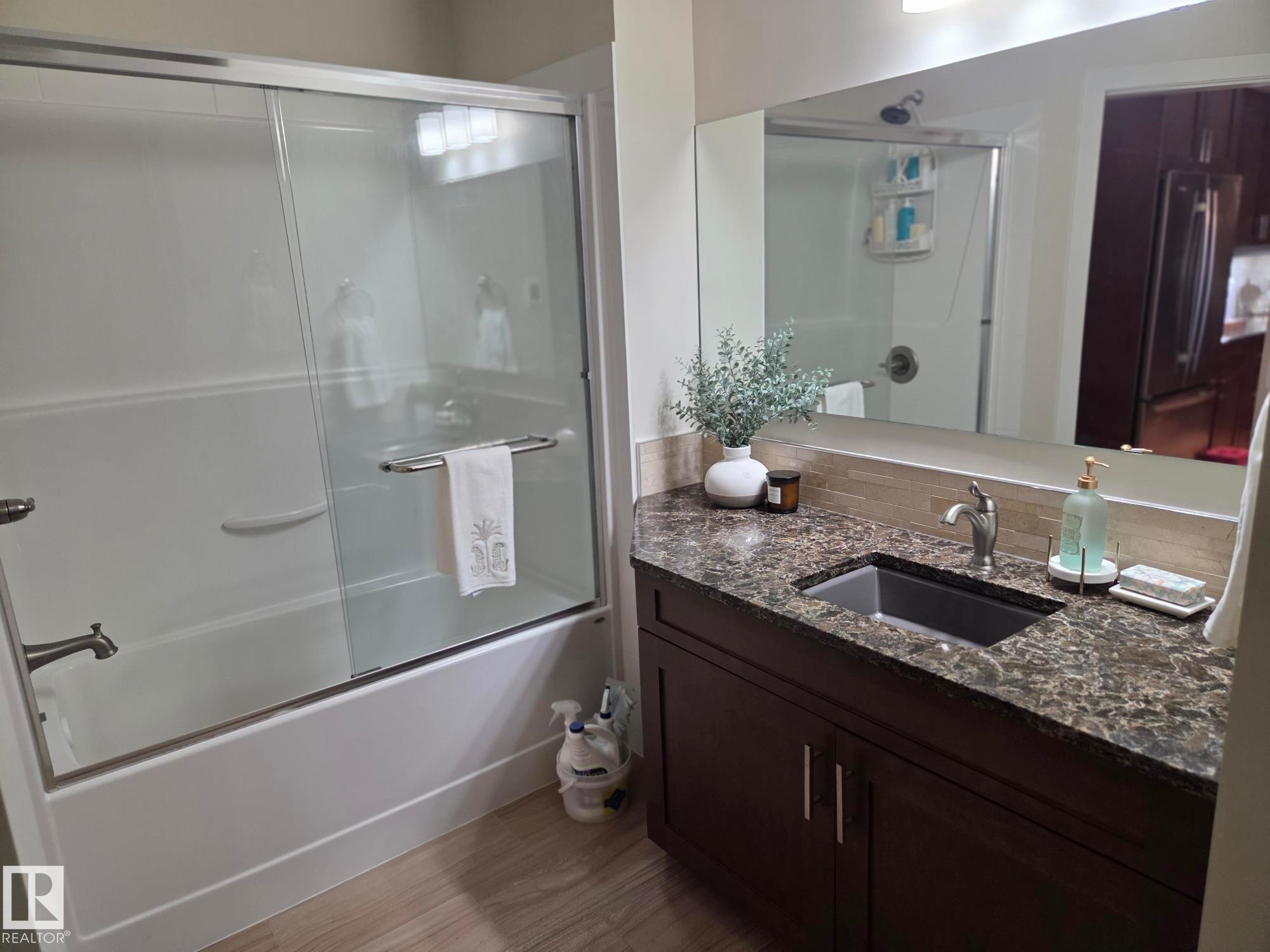 718 200 Bellerose Drive, St. Albert, AB - Indoor Photo Showing Bathroom