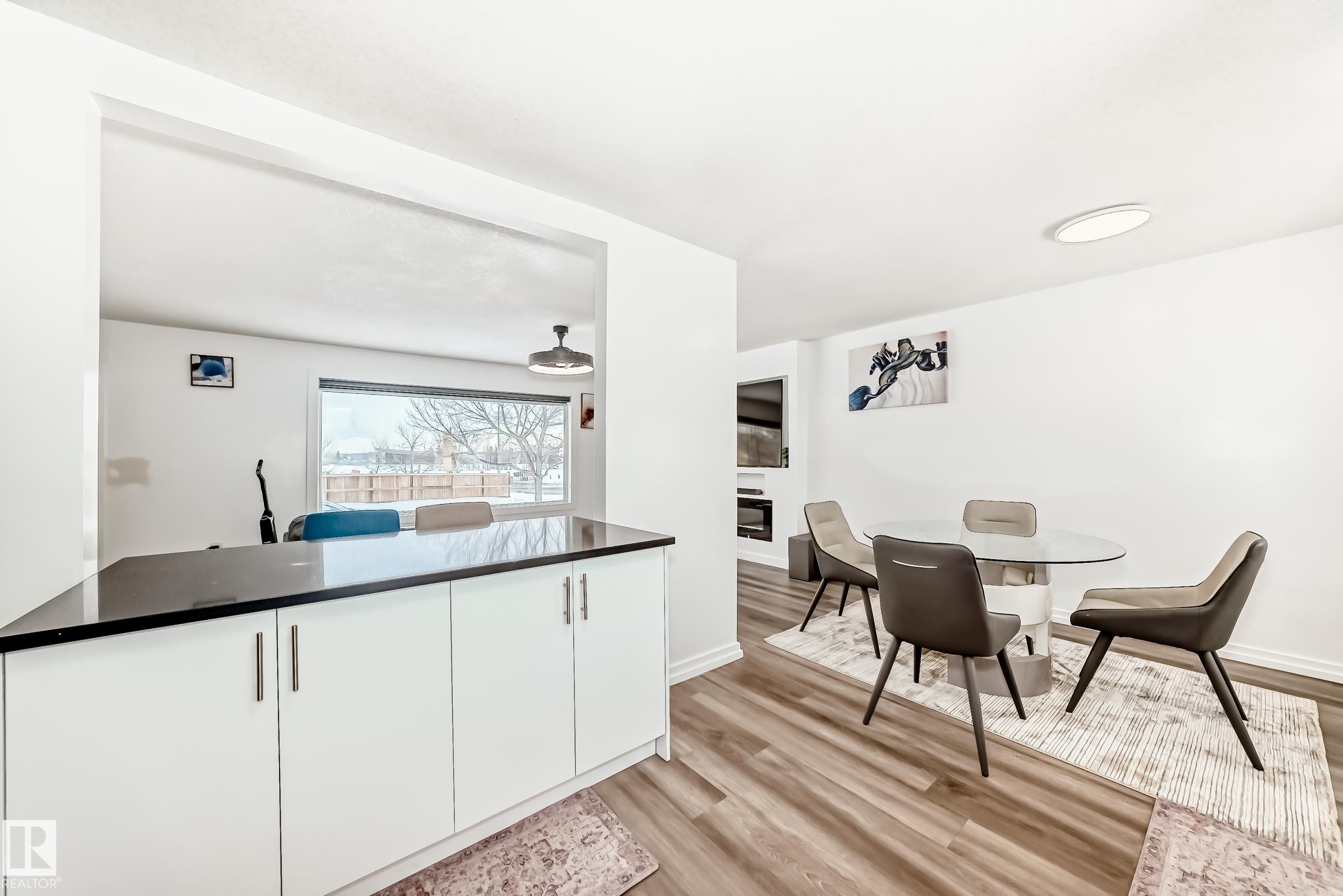Edmonton, AB - Indoor Photo Showing Dining Room