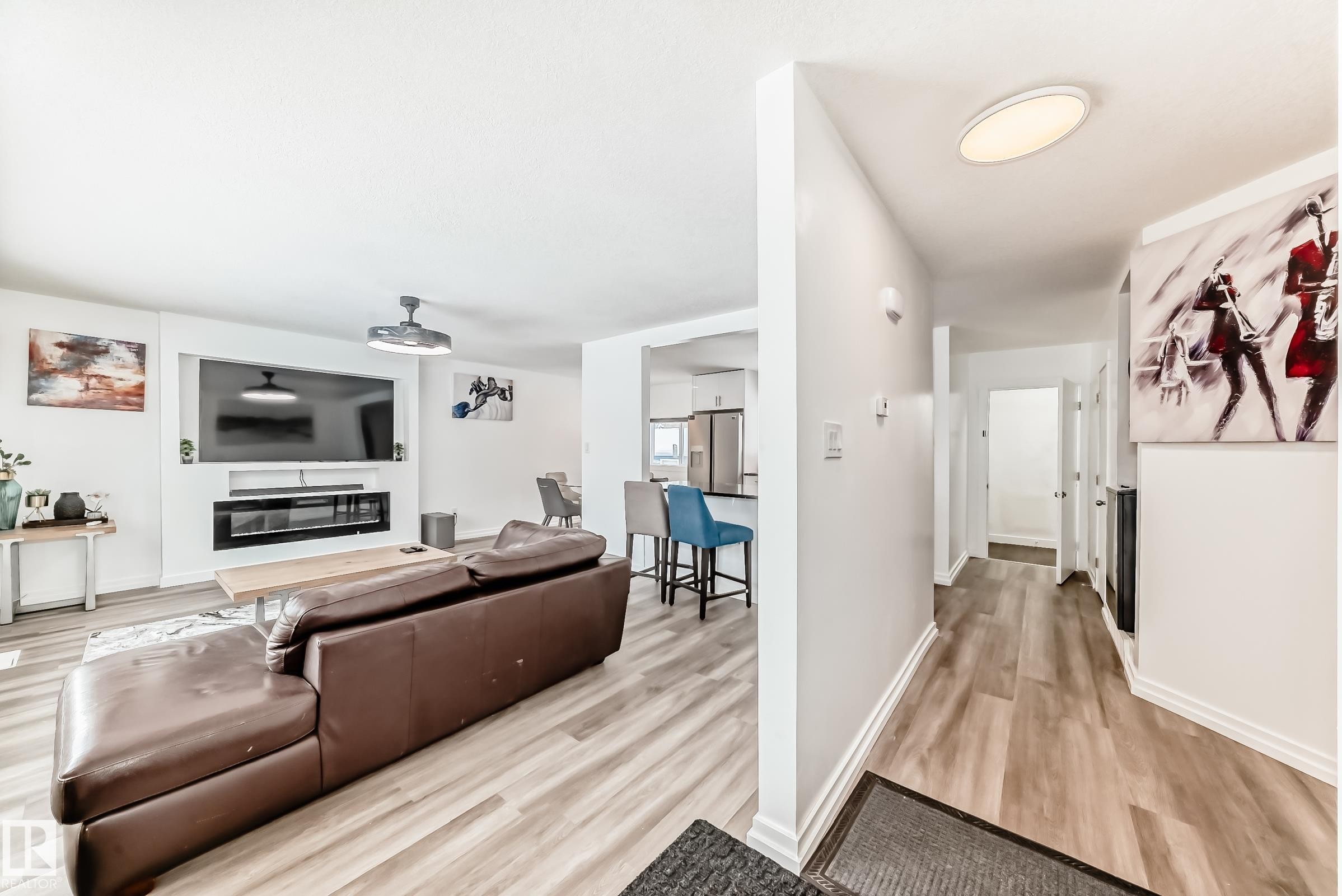 Edmonton, AB - Indoor Photo Showing Living Room