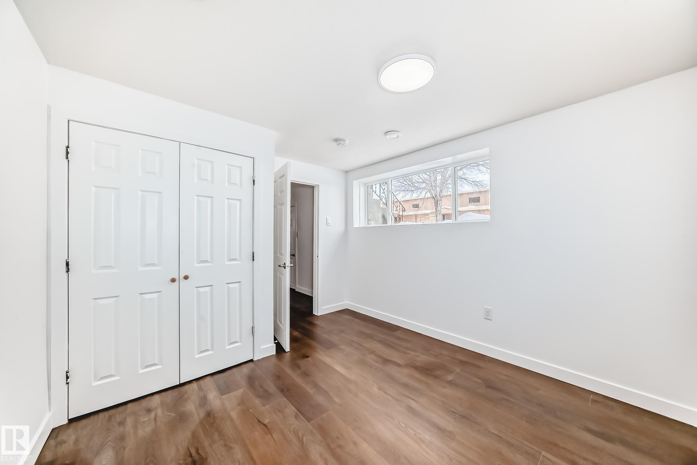 Edmonton, AB - Indoor Photo Showing Other Room