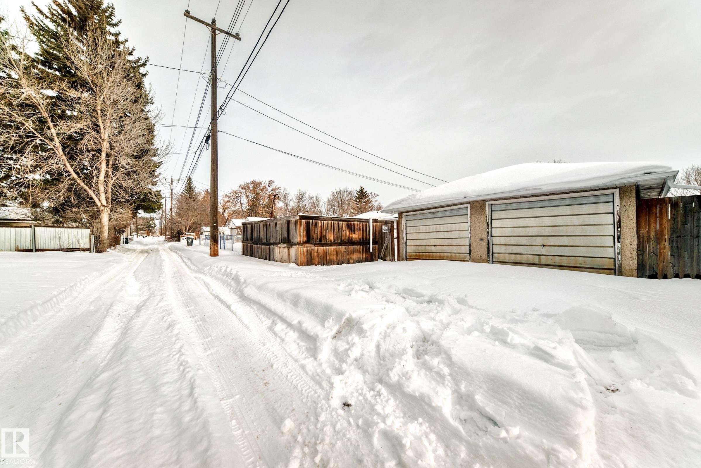 Edmonton, AB - Outdoor