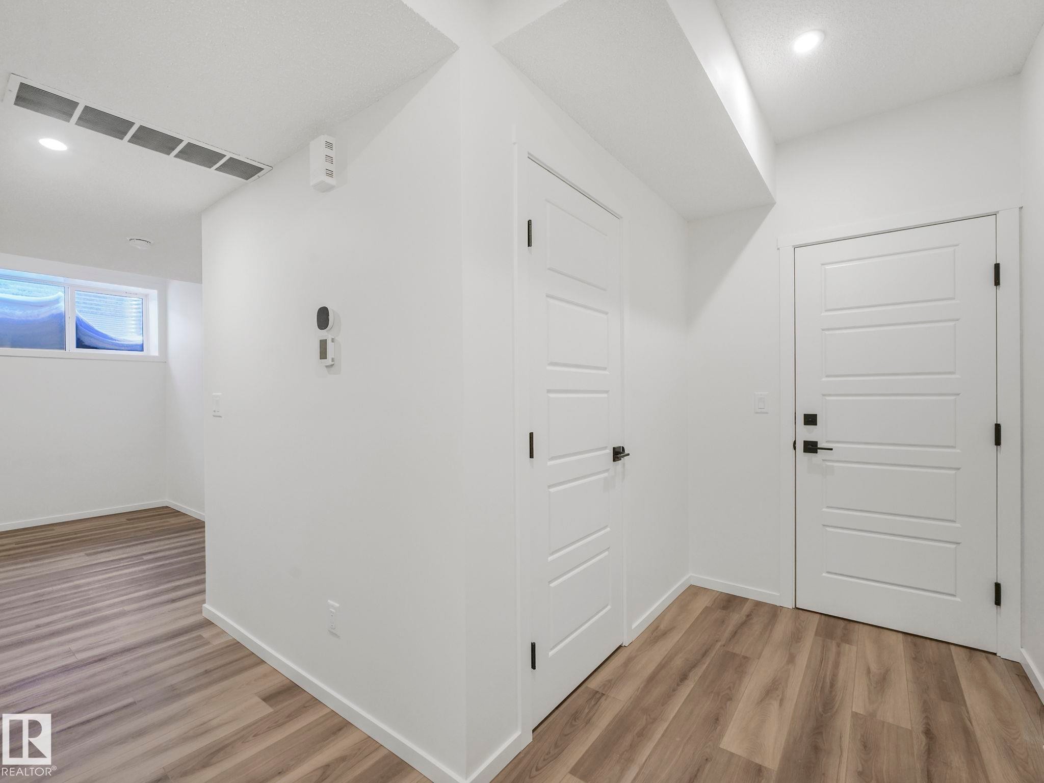 20506 16A Avenue, Edmonton, AB - Indoor Photo Showing Other Room