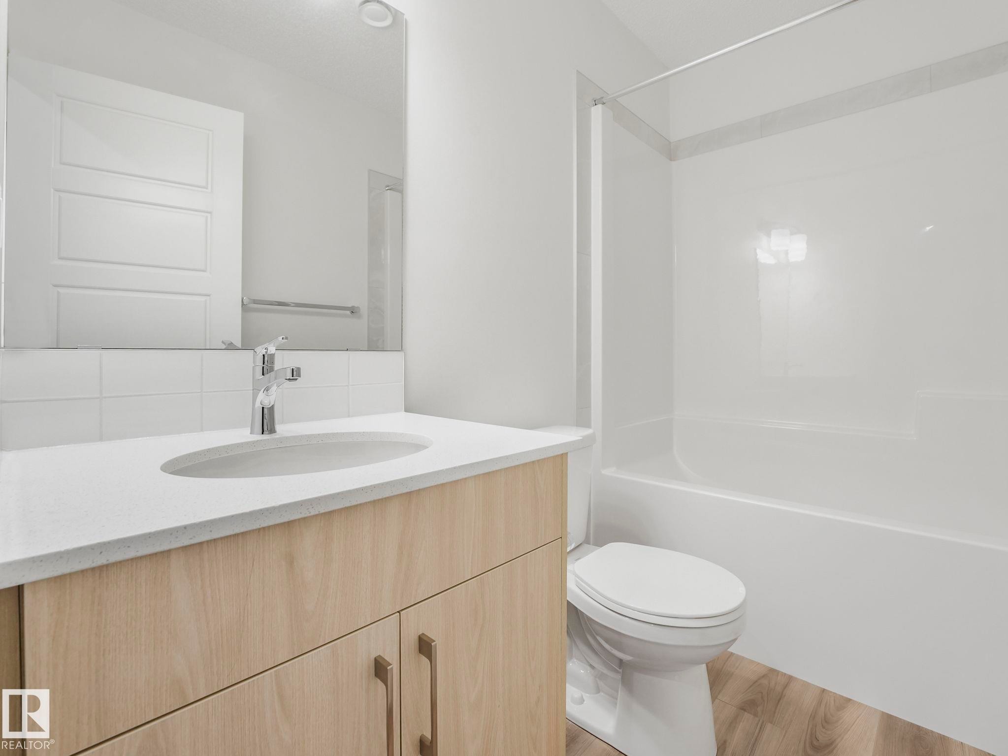 20506 16A Avenue, Edmonton, AB - Indoor Photo Showing Bathroom