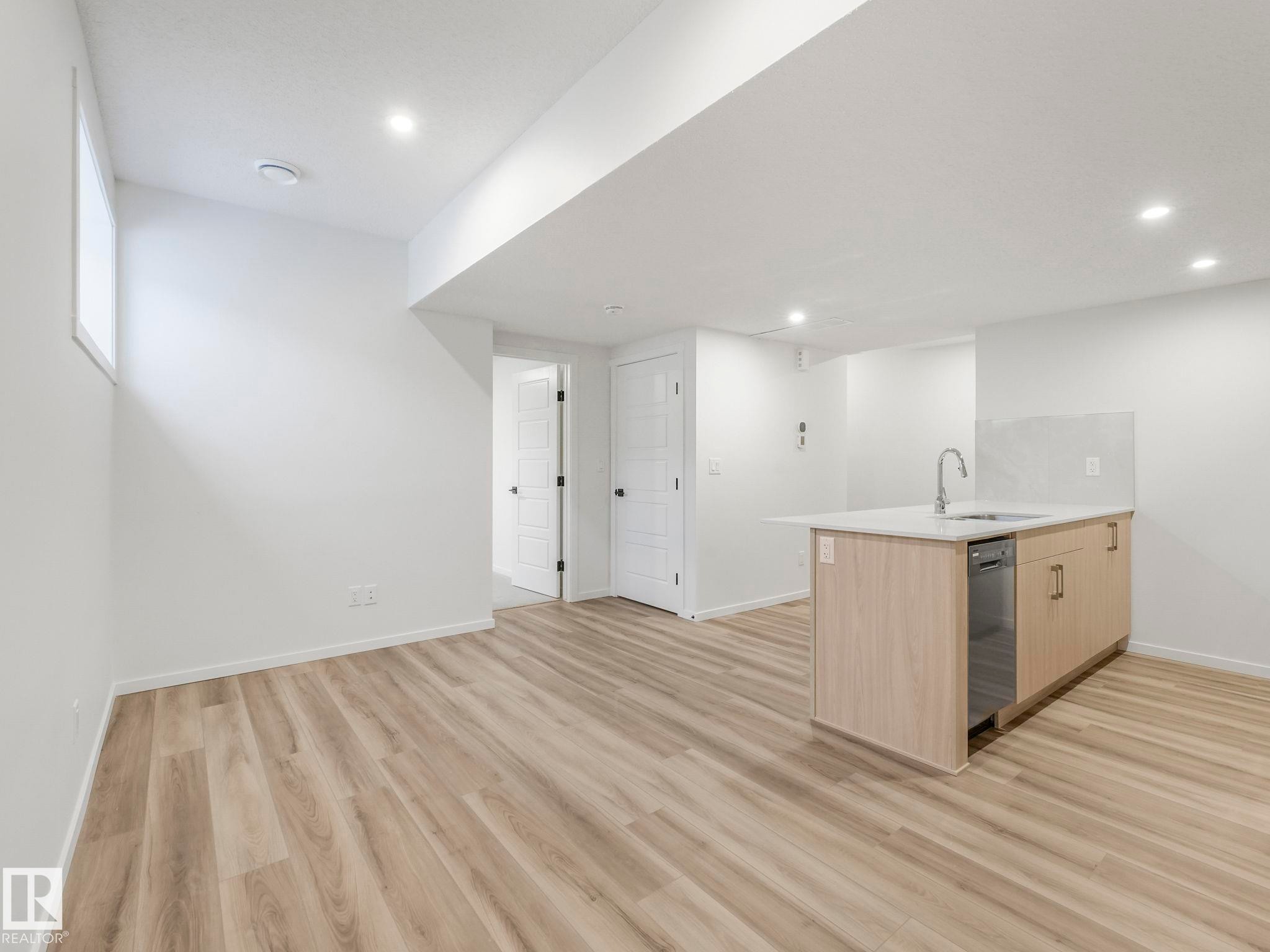 20506 16A Avenue, Edmonton, AB - Indoor