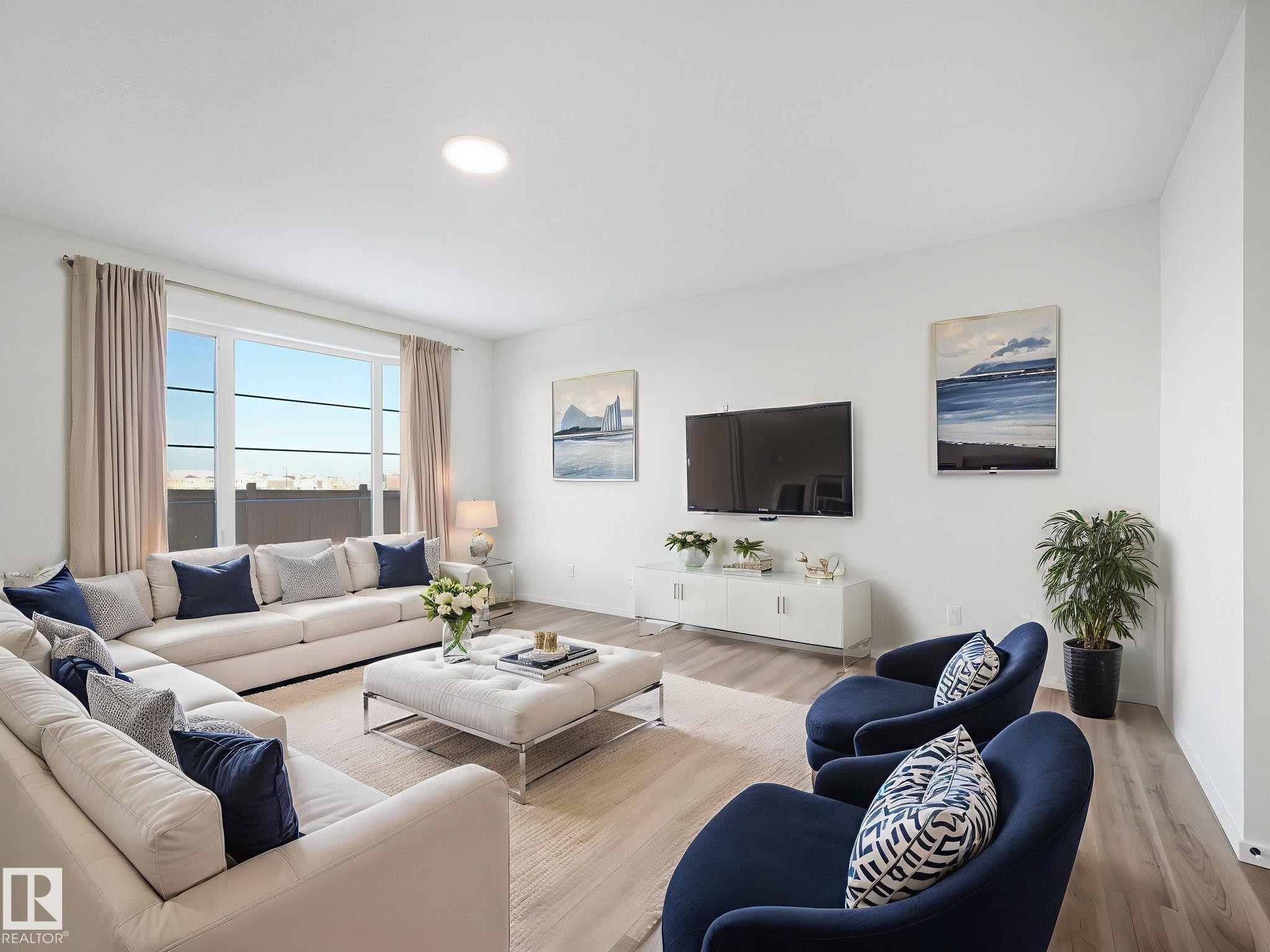 20506 16A Avenue, Edmonton, AB - Indoor Photo Showing Living Room
