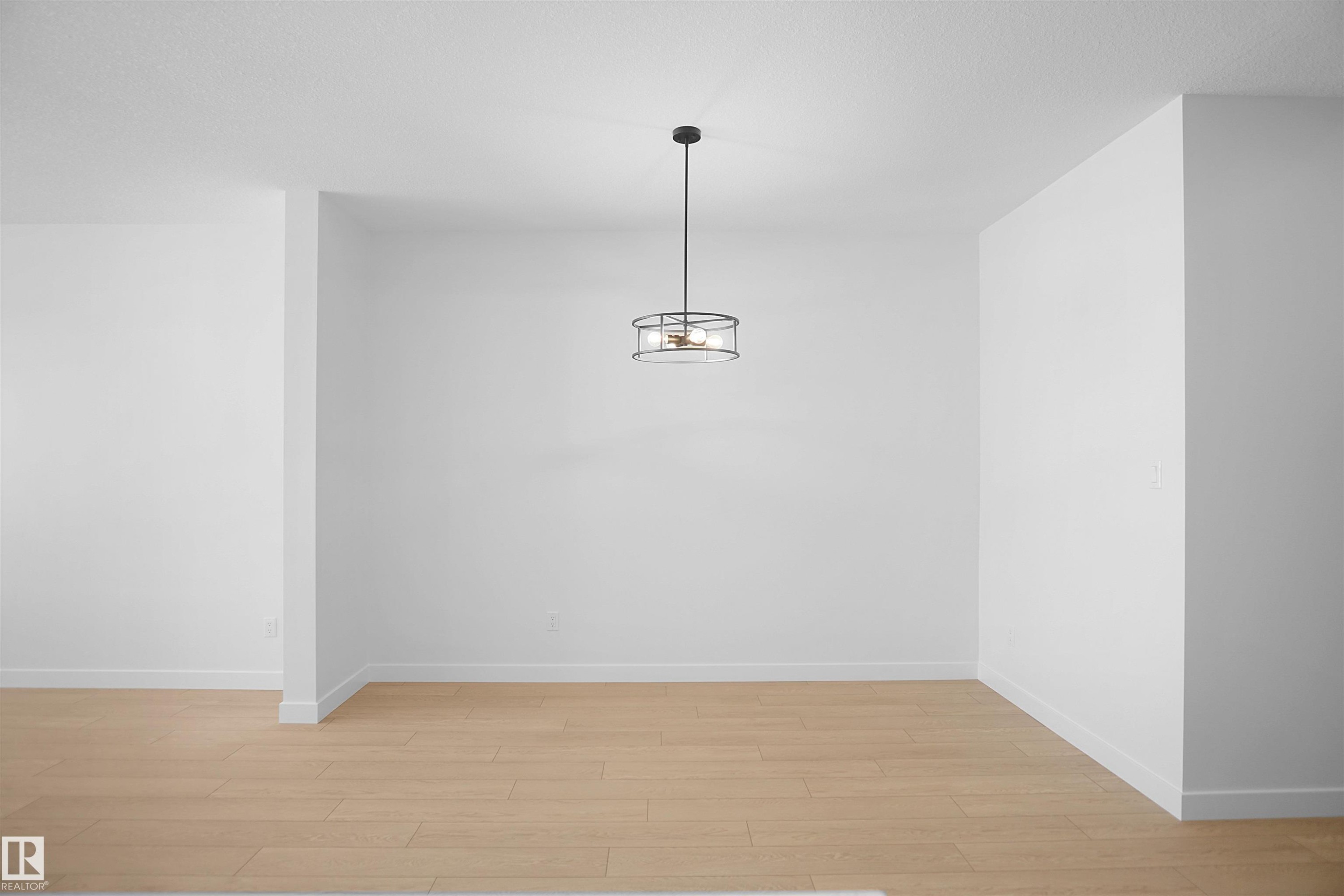 17510 5A Street, Edmonton, AB - Indoor Photo Showing Other Room
